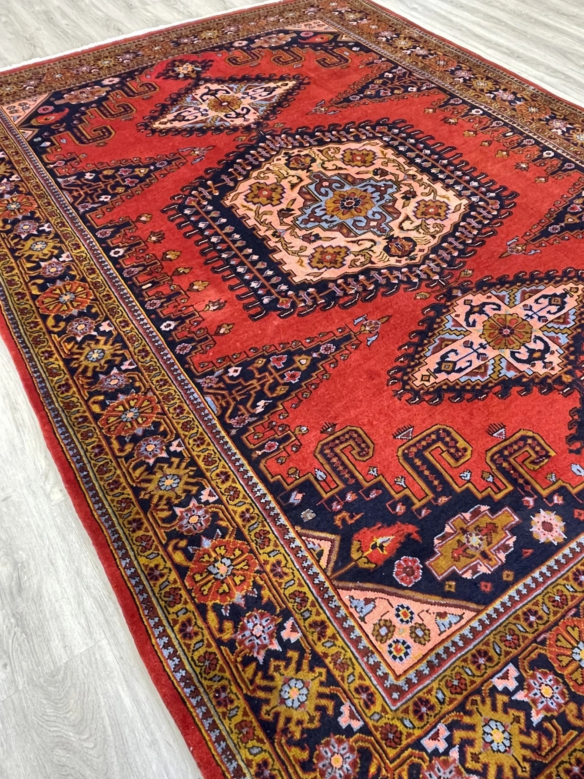 Viss Tribal Wool Rug (6'9" x 9'4")