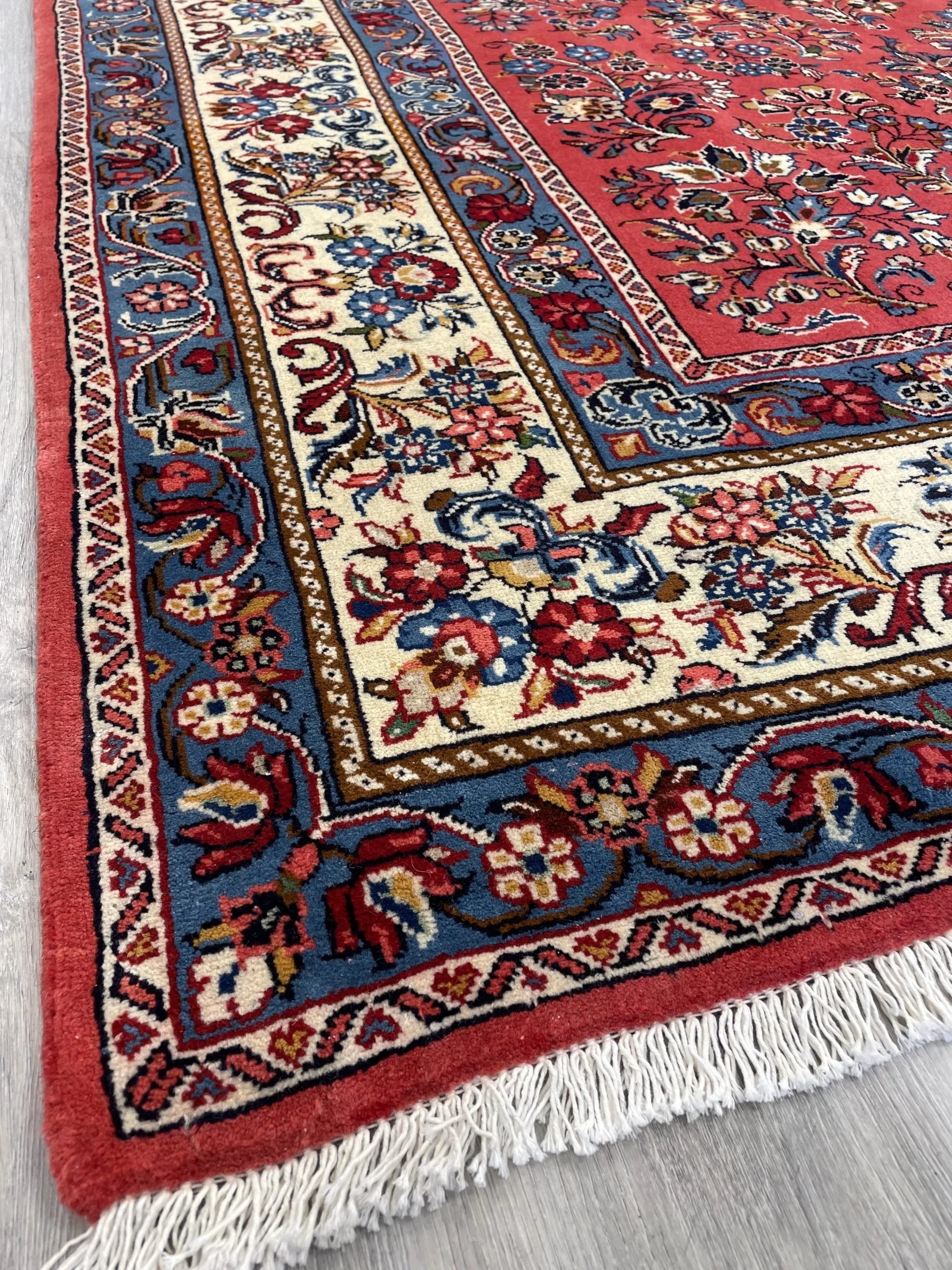 Sarough Wool Rug (7'5" x 9'10")