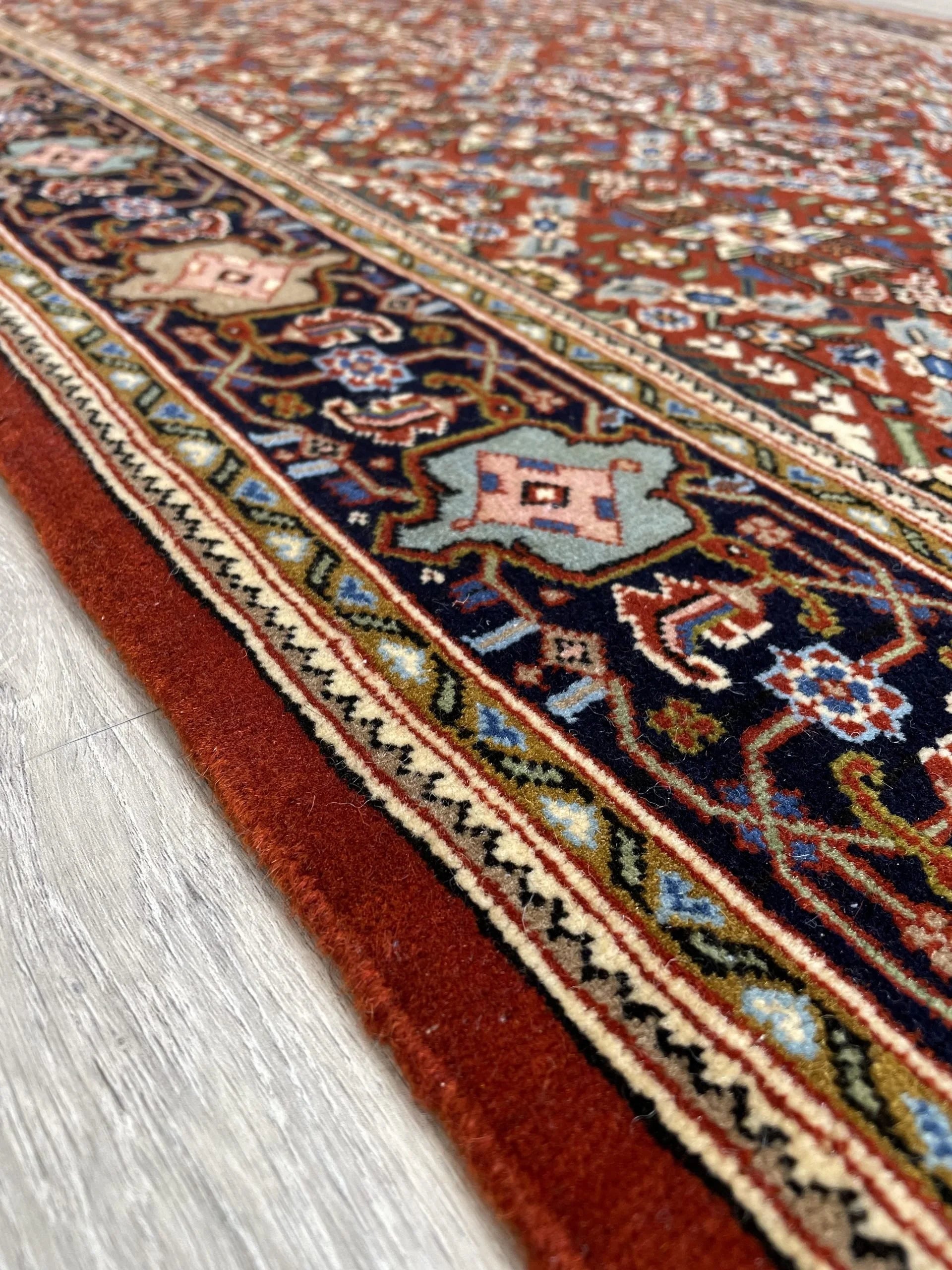 Abadeh Wool Rug (3'9" x 5'7")