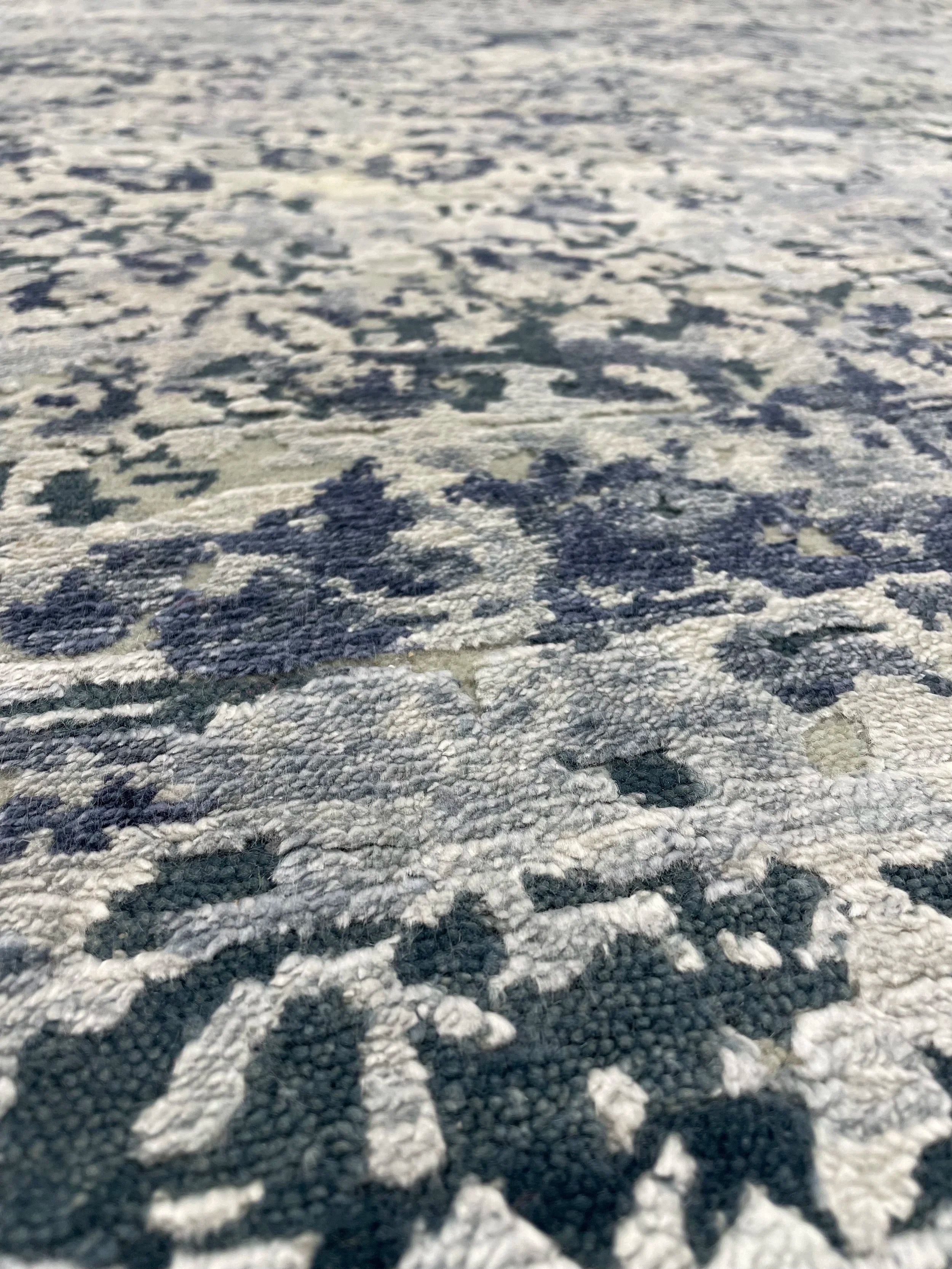 Iceberg Modern Rug (8'2" x 9'10")