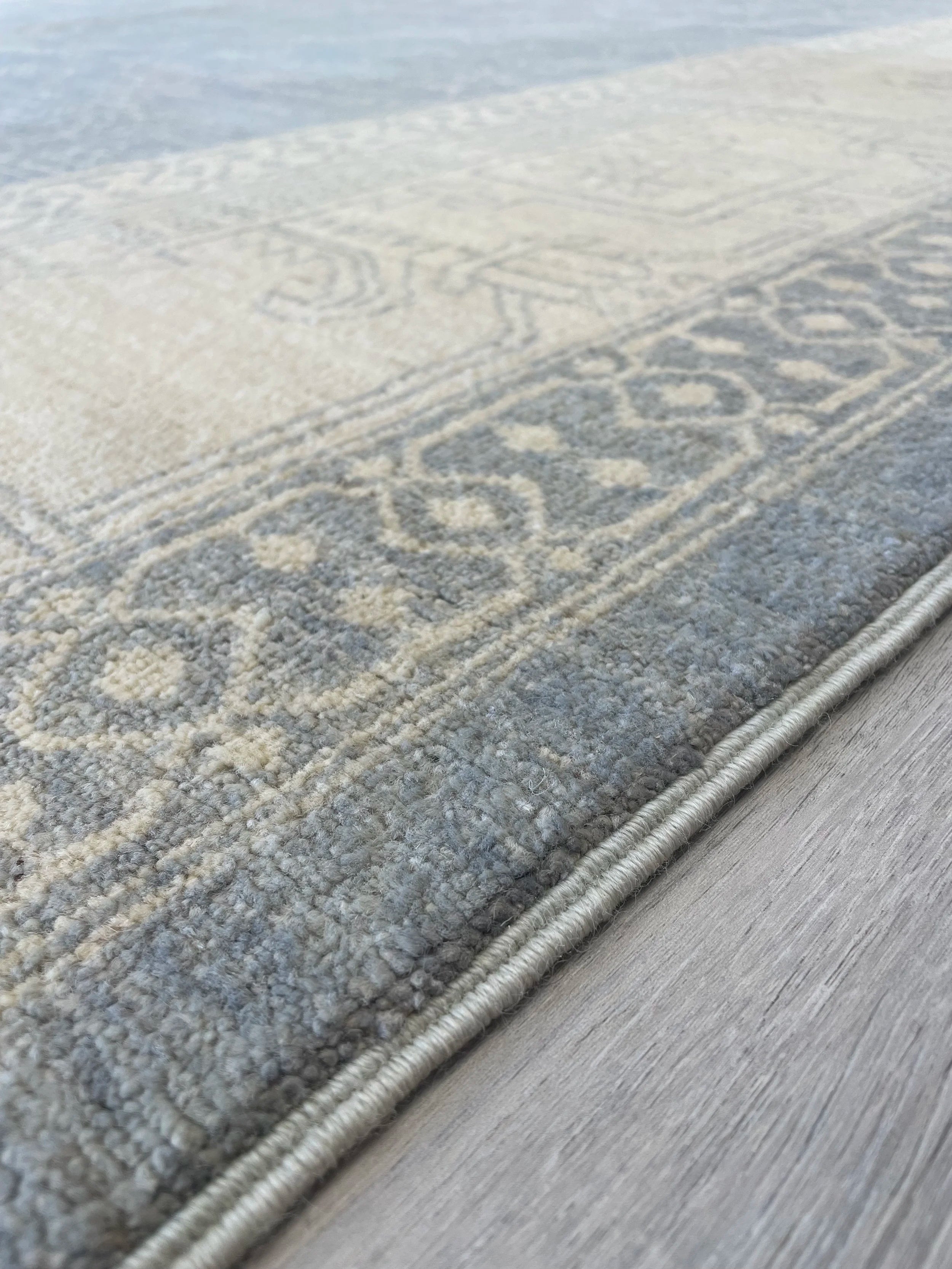 Contemporary Heriz Wool Rug (8'9" x 12'0")