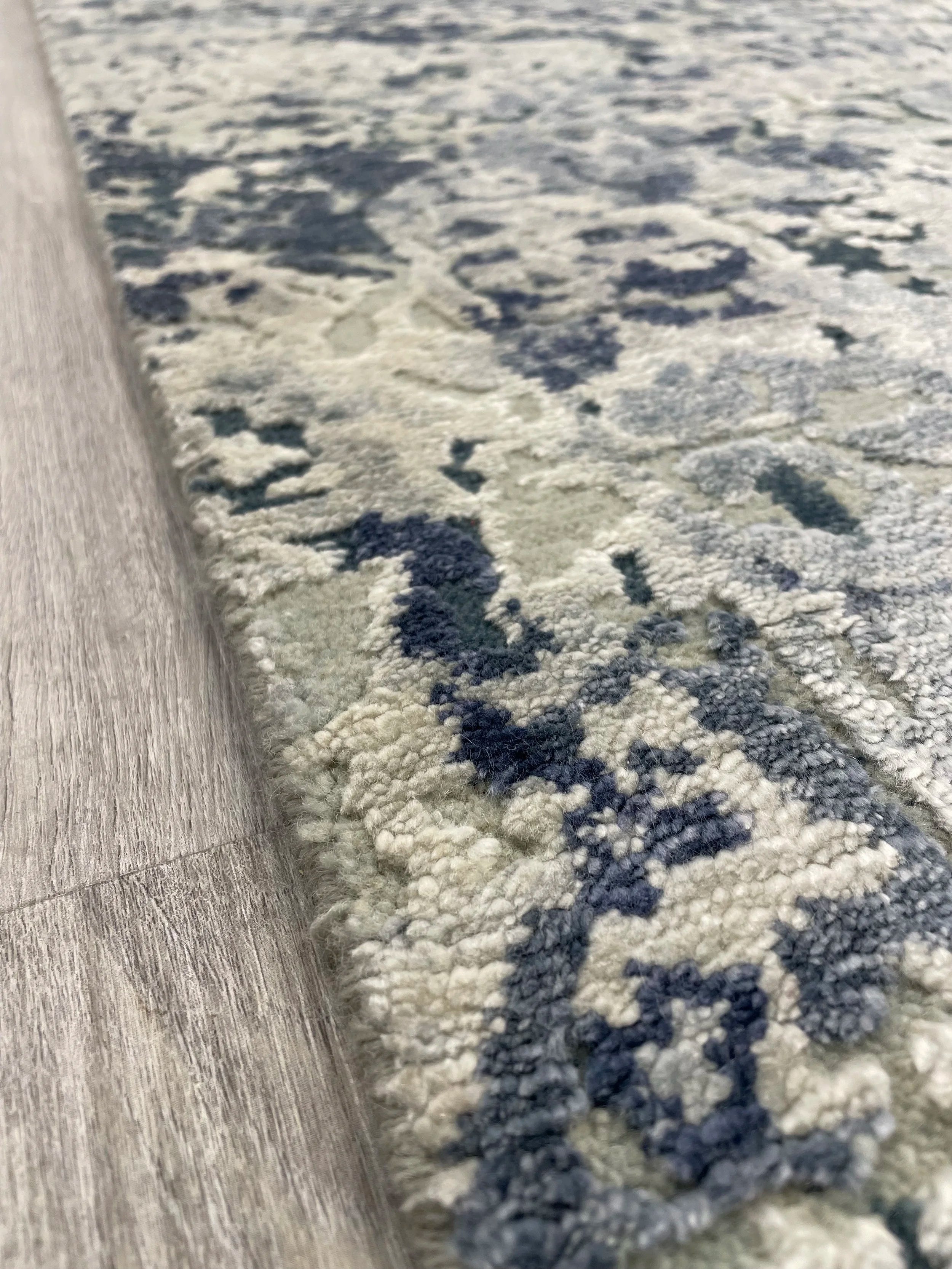 Iceberg Modern Rug (8'2" x 9'10")