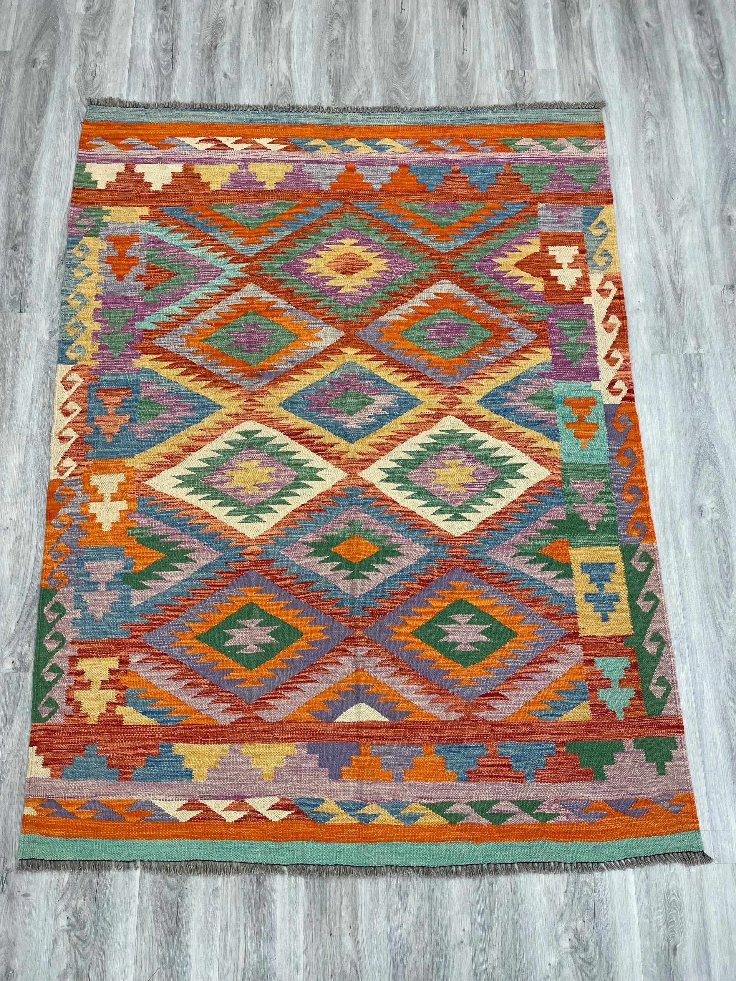 Kilim Rug (4'11" x 6'7")