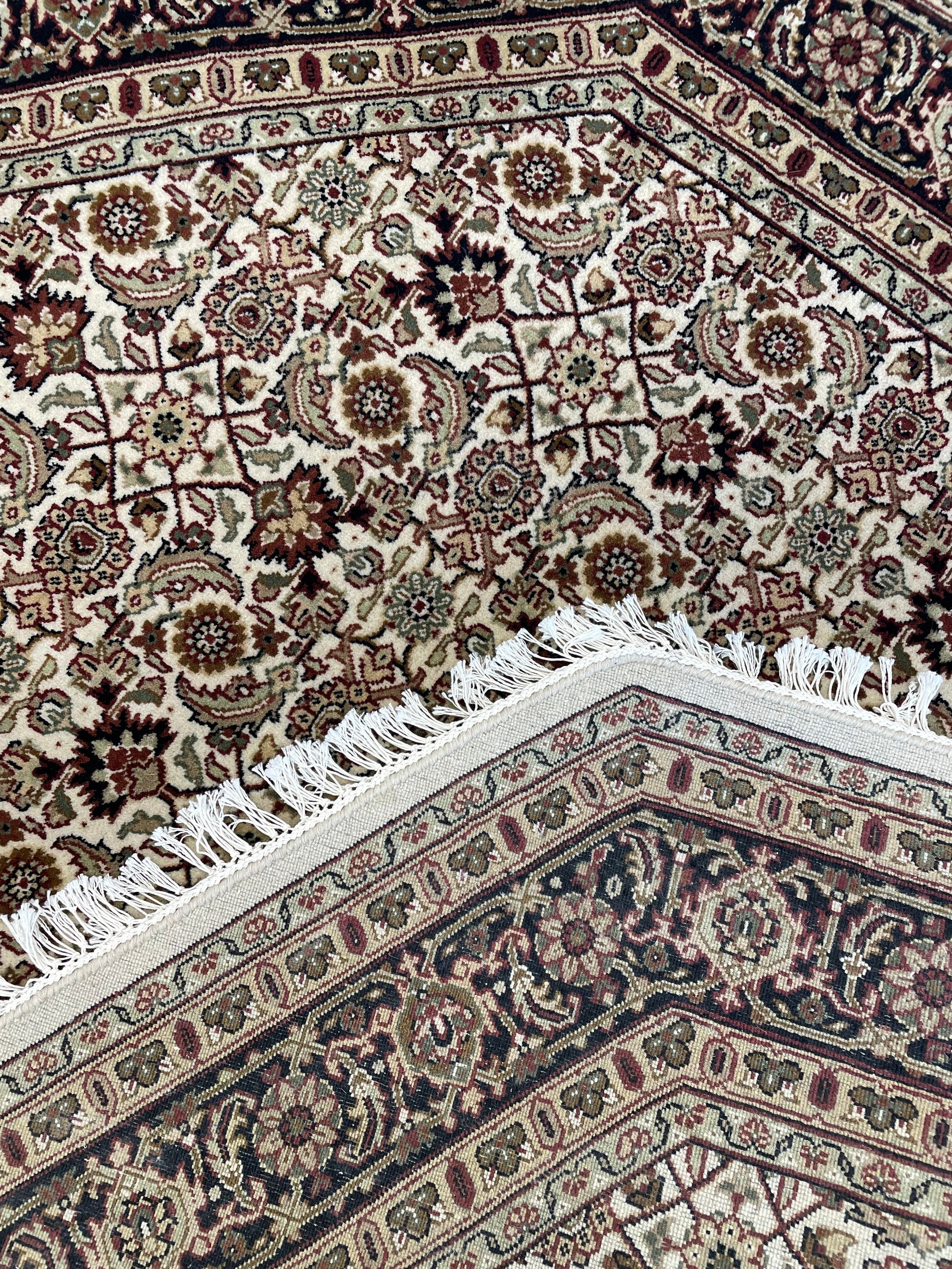 Herati Octagonal Wool Rug (5'2" x 5'2")