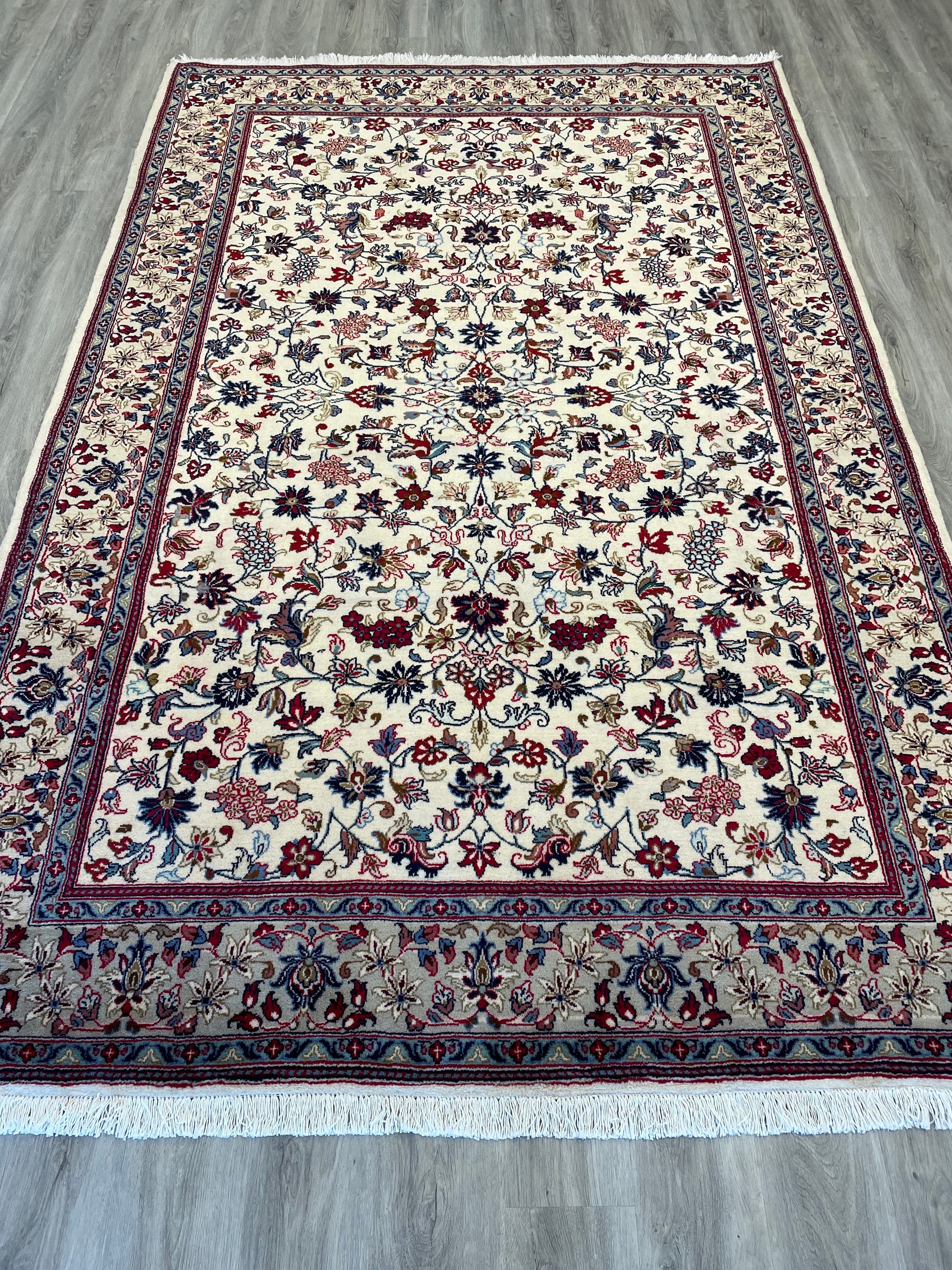 Kashan Vintage Wool Rug (6'6" x 9'11")