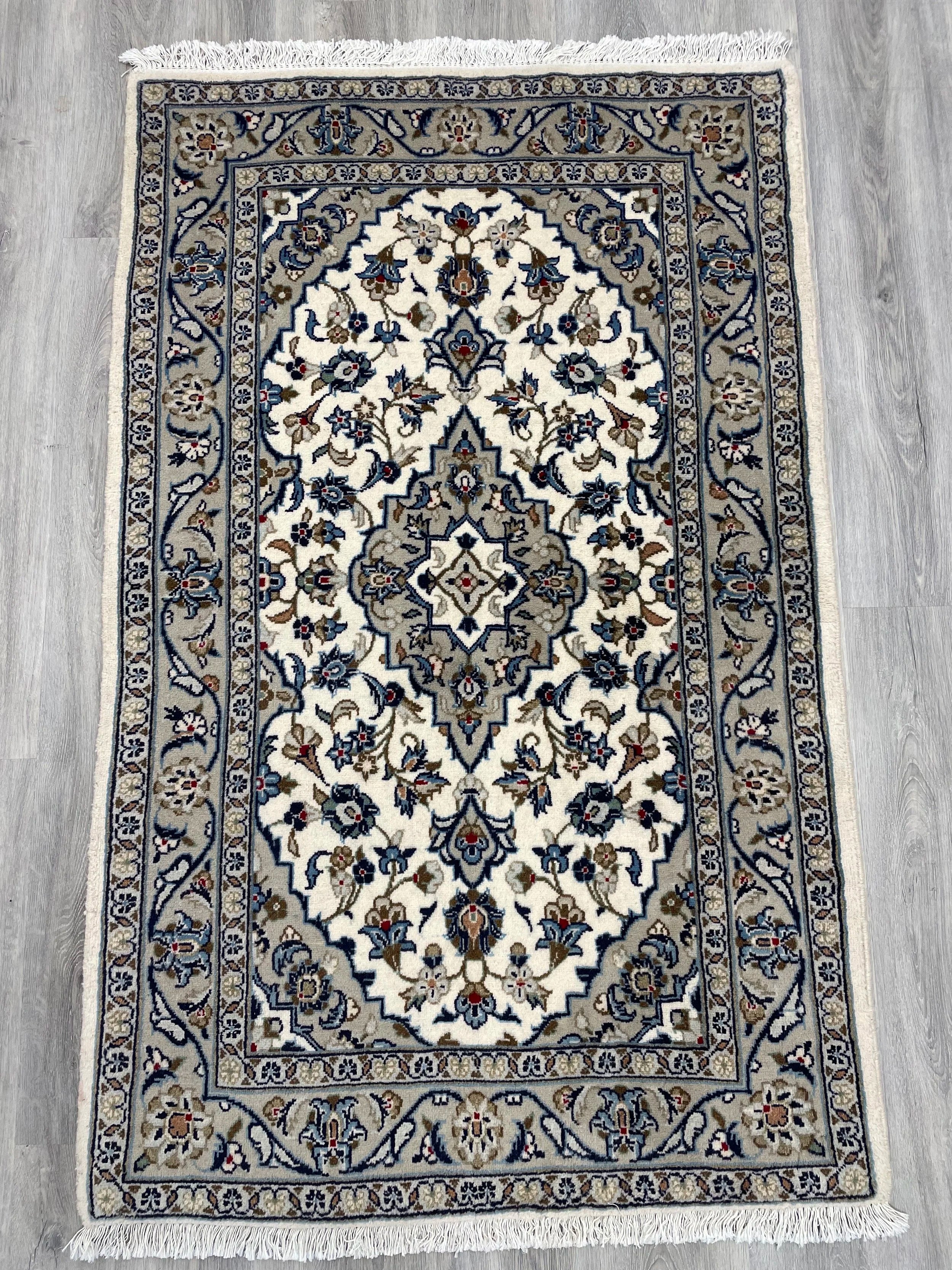 Kashan Wool Rug (3'3" x 5'1")