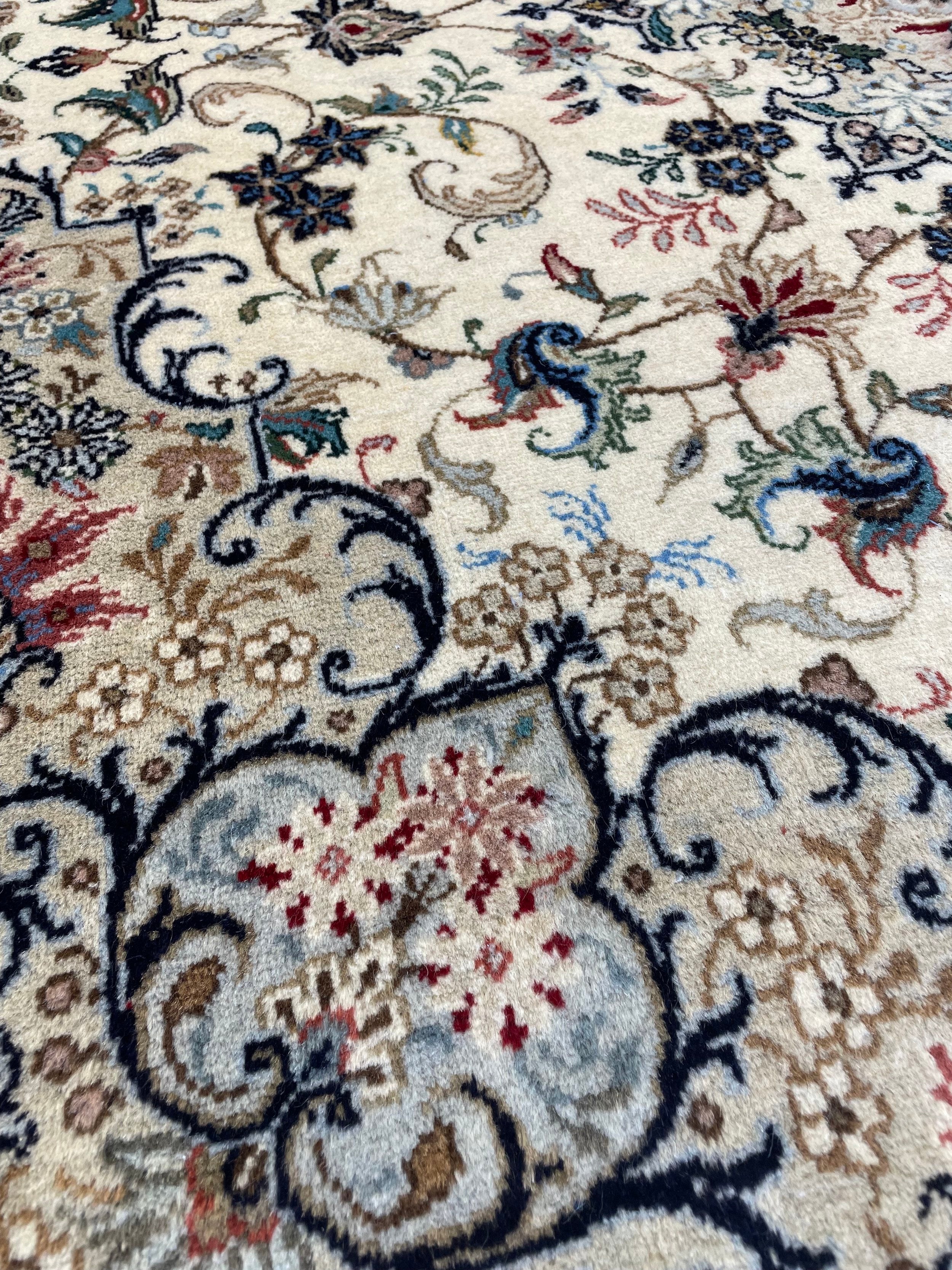 Kashan Yazd Wool Rug (6'5" x 6'5")