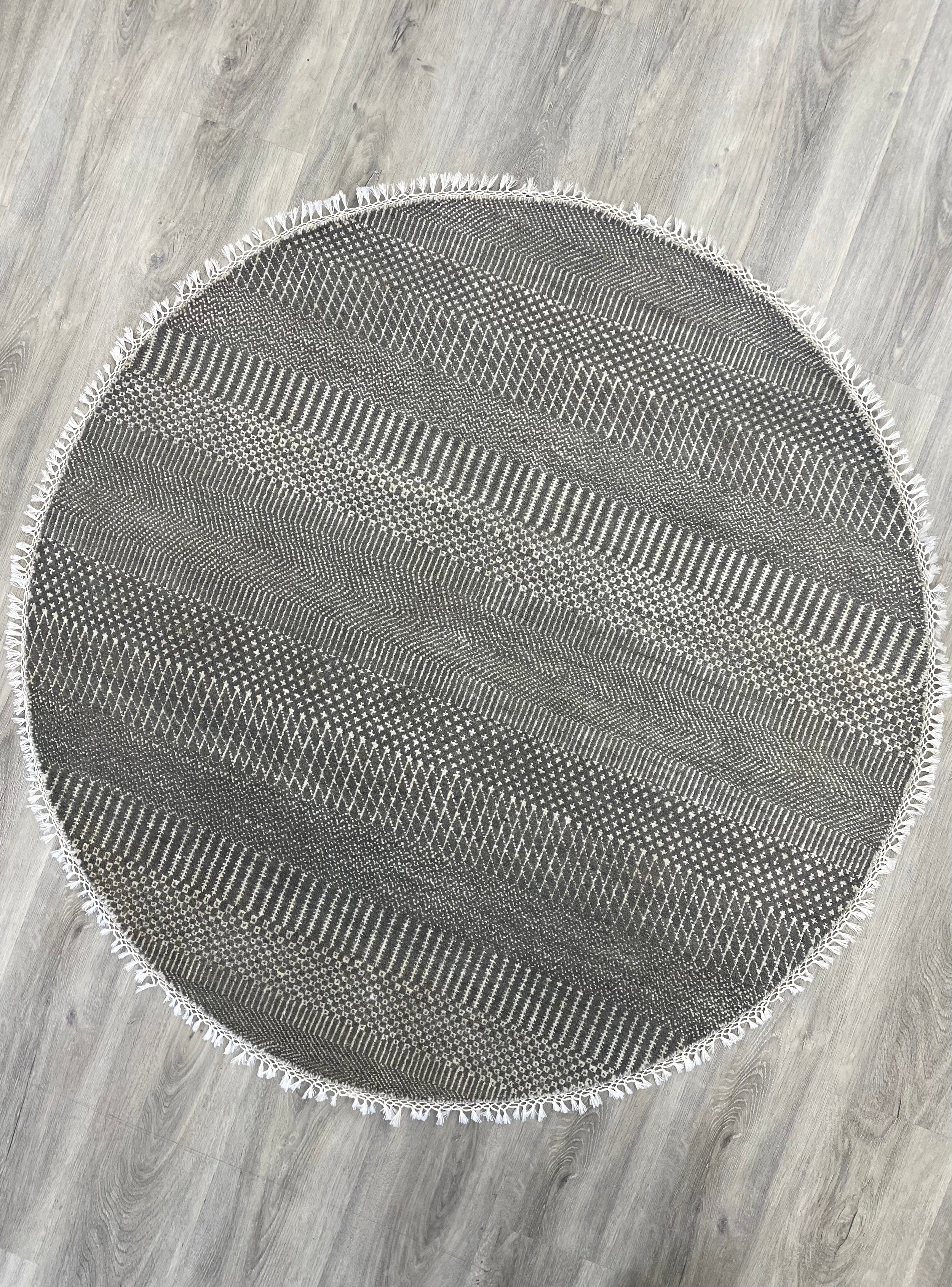 Contemporary Grey Wool Rug (3'11" x 3'11")