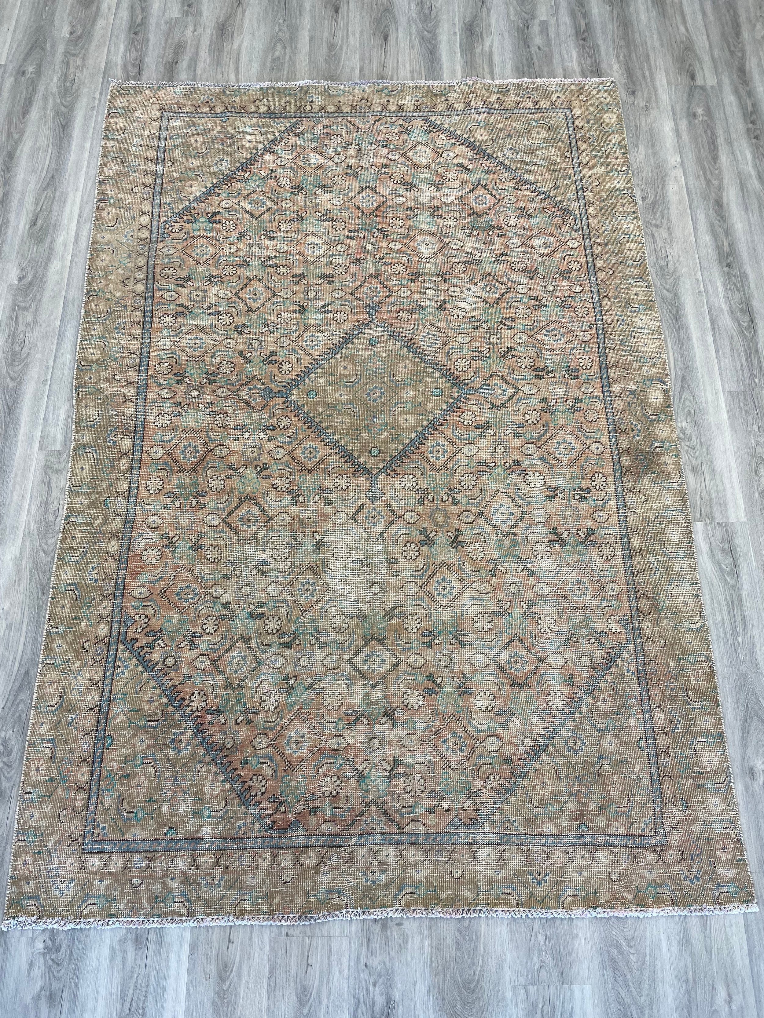 Neutral Vintage Wool Rug (5'8" x 8'5")