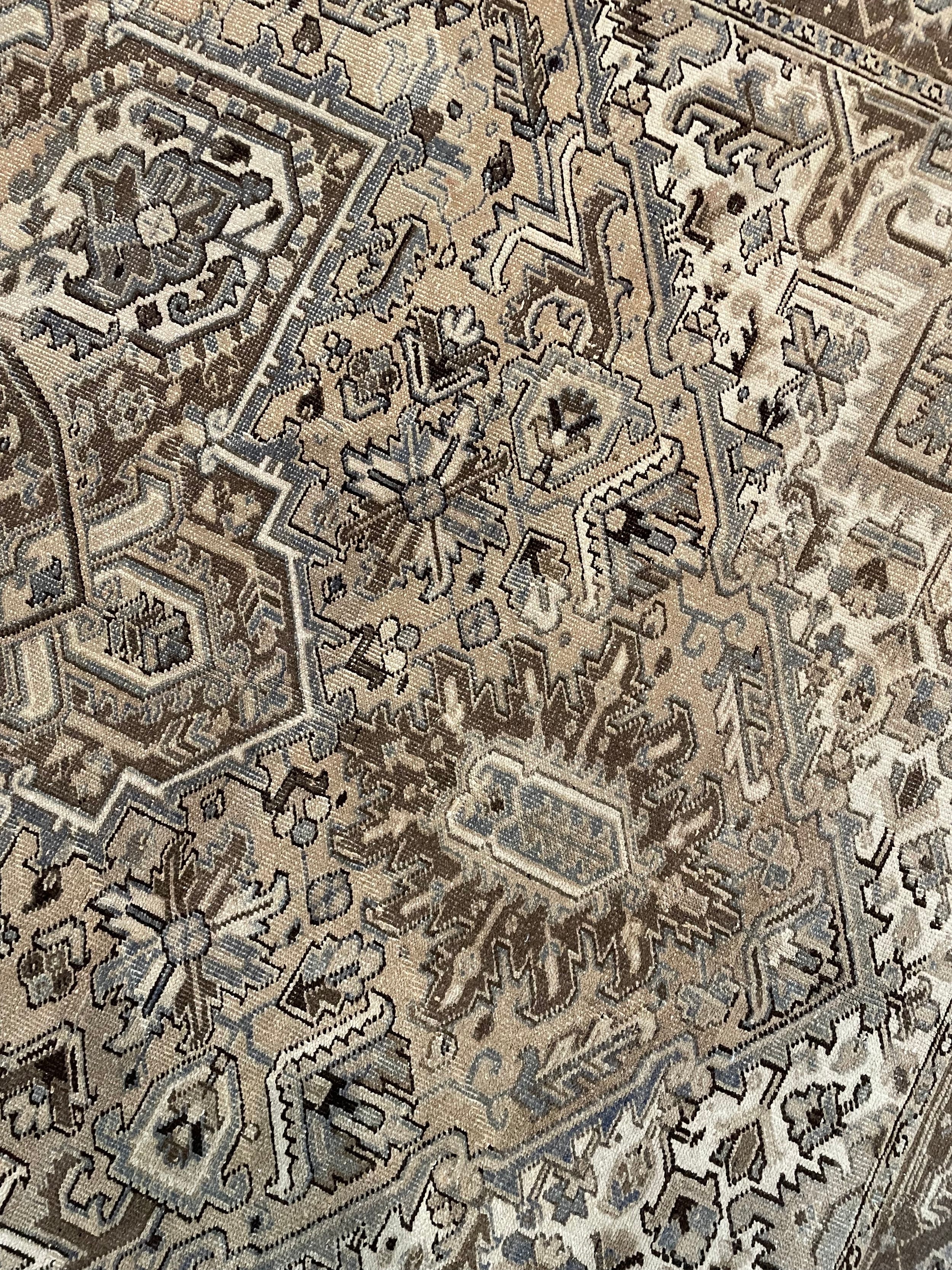 Heriz Vintage Rug (7'5" x 10'6")