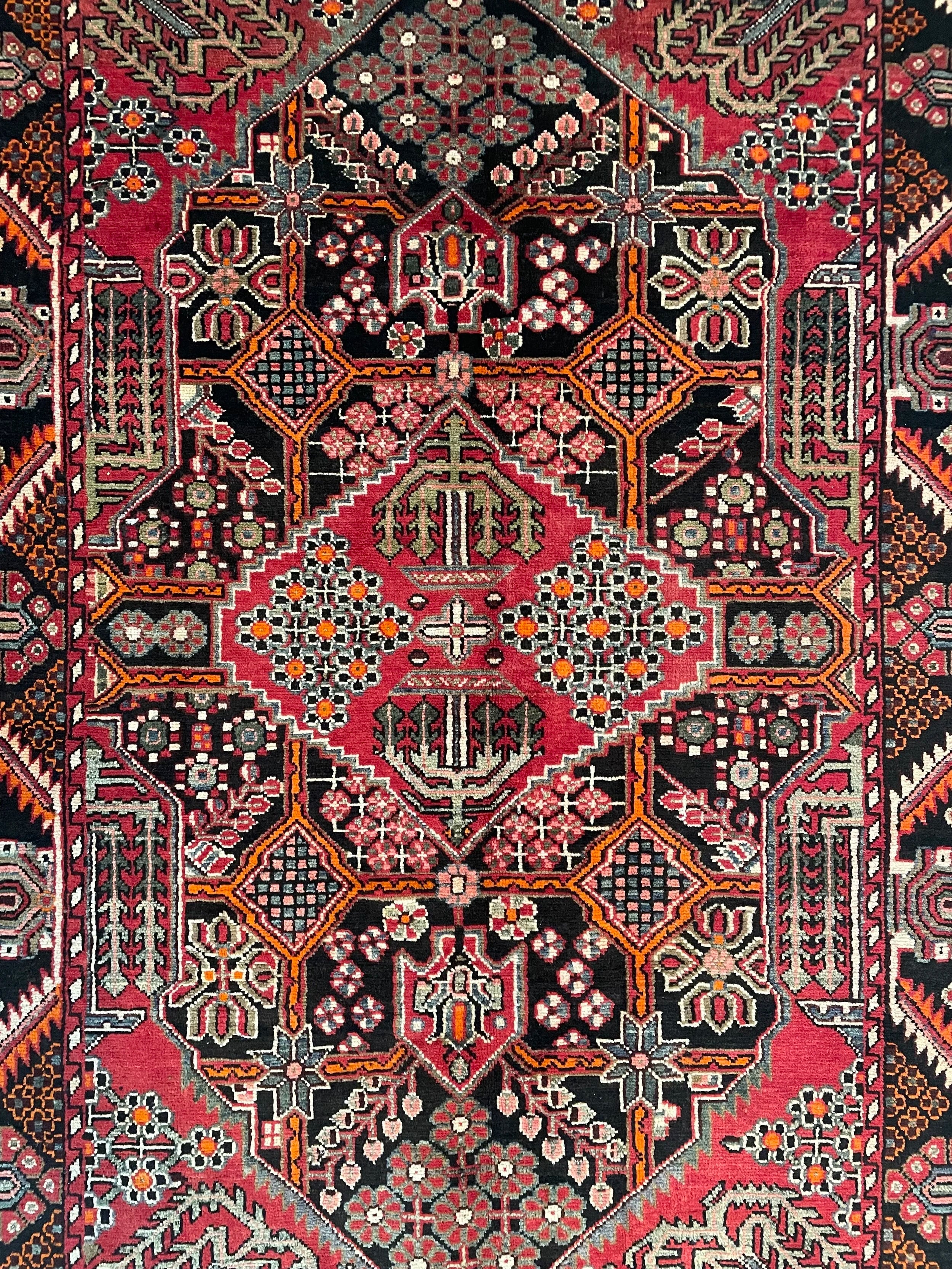 Saveh Tribal Wool Rug (4'6" x 7'1")