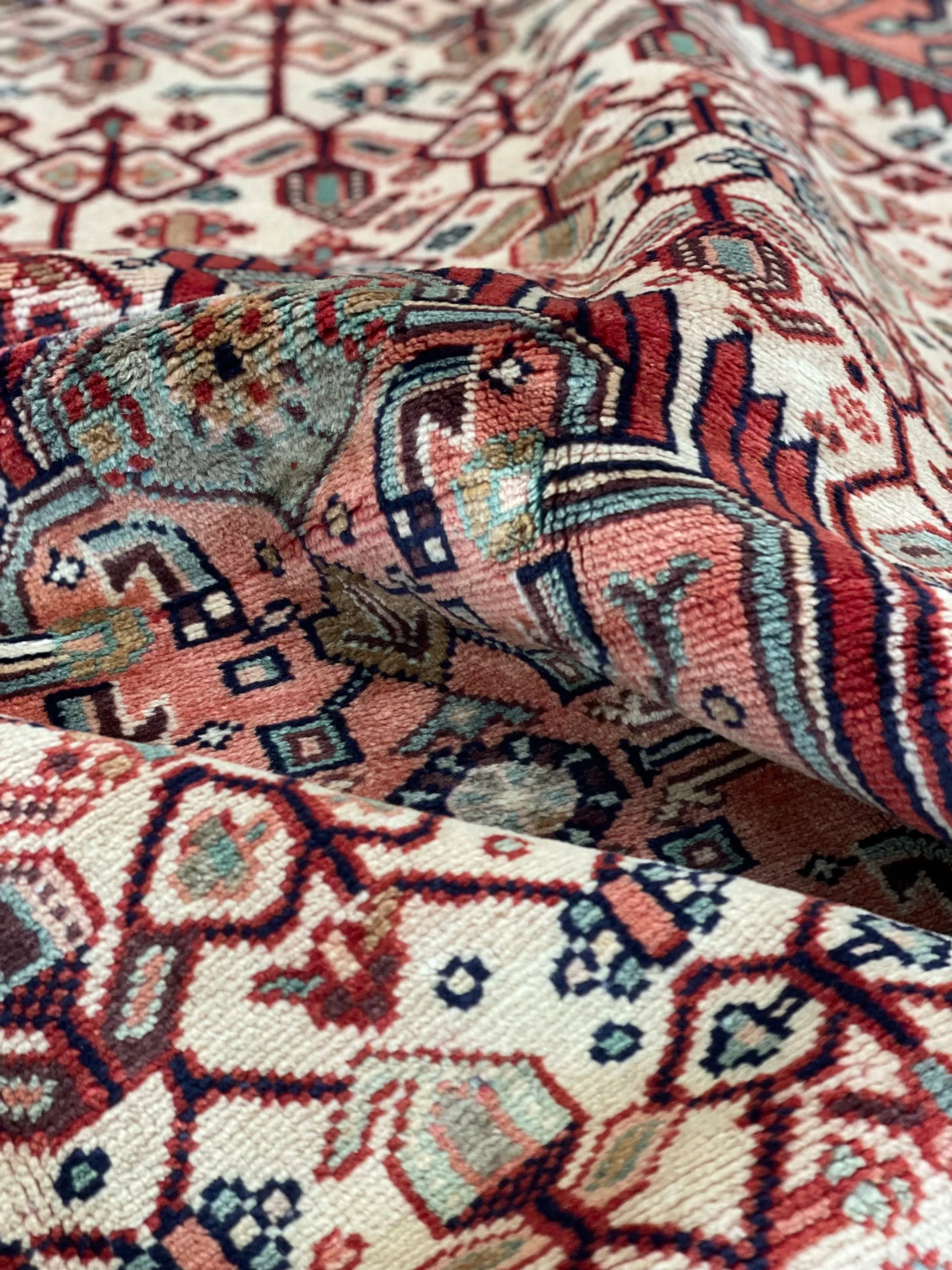 Nahavand Wool Rug (3'11" x 6'3")