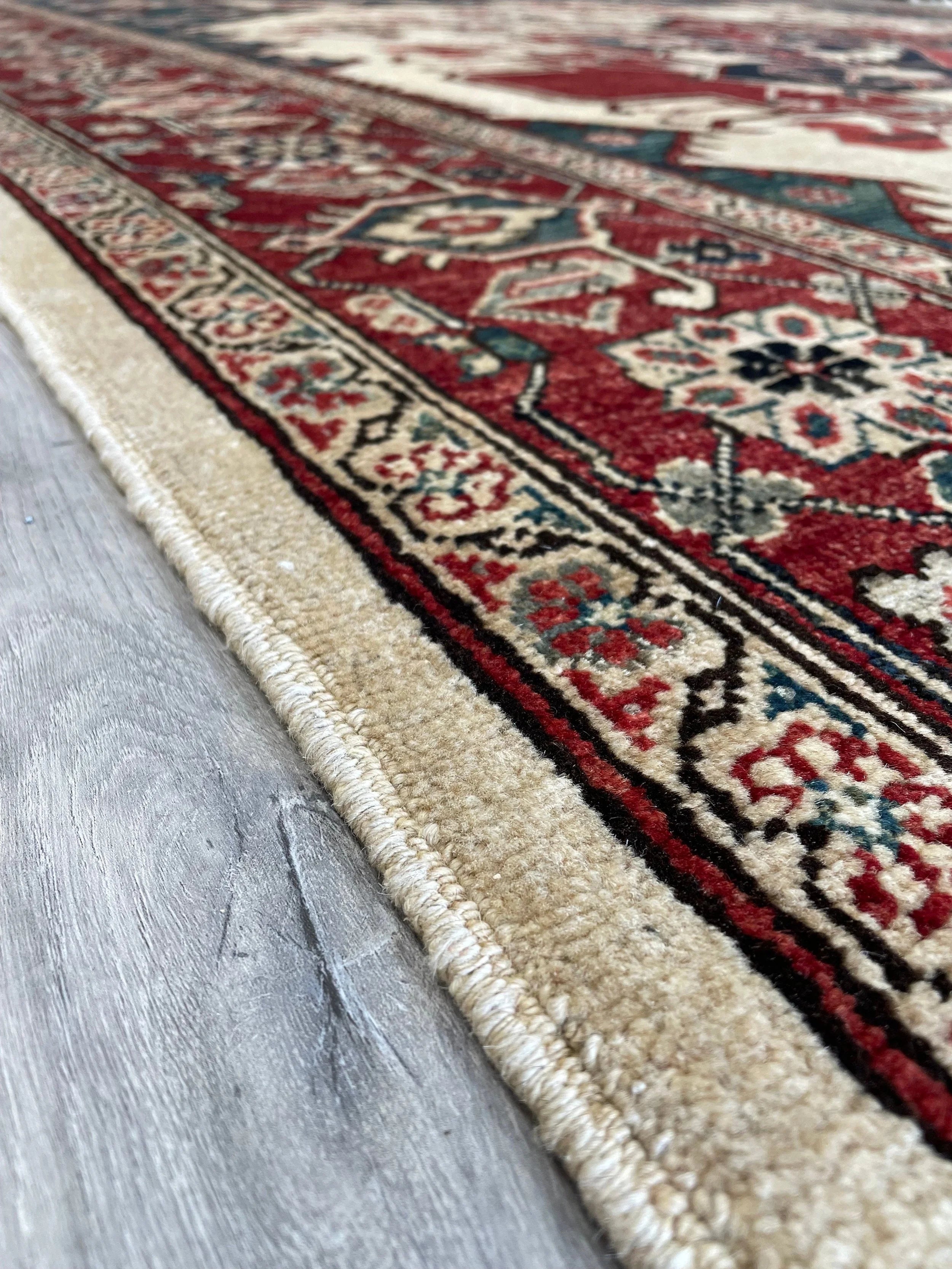 Heriz Design Wool Rug (9'4" x 11'10")