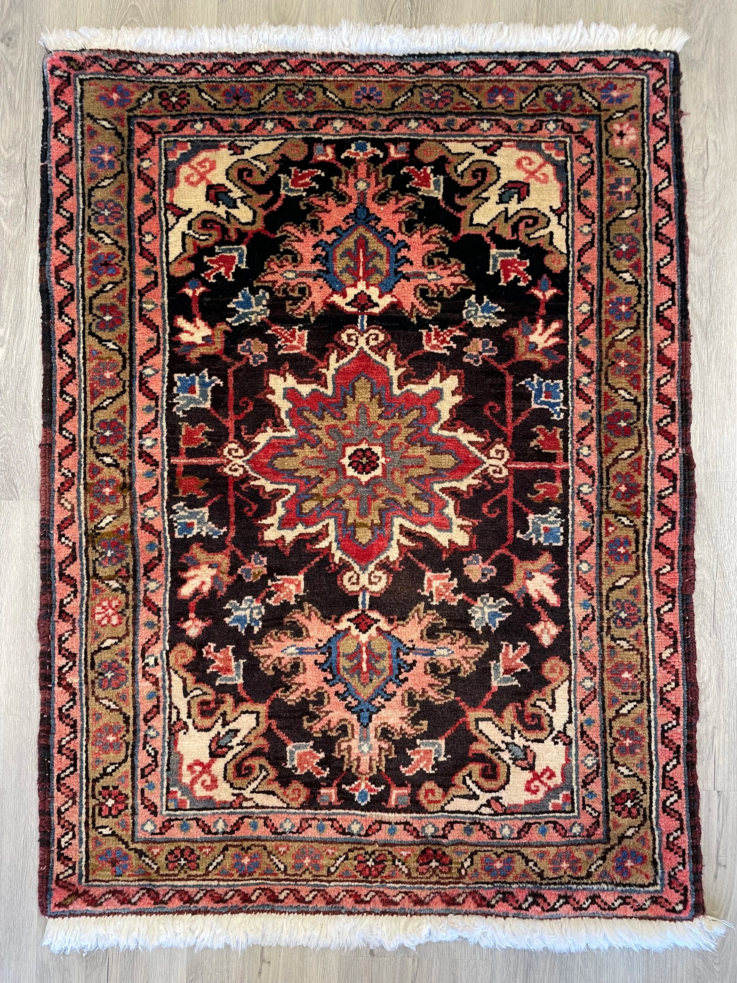 Wool Heriz Rug (2'7" x 3'5")