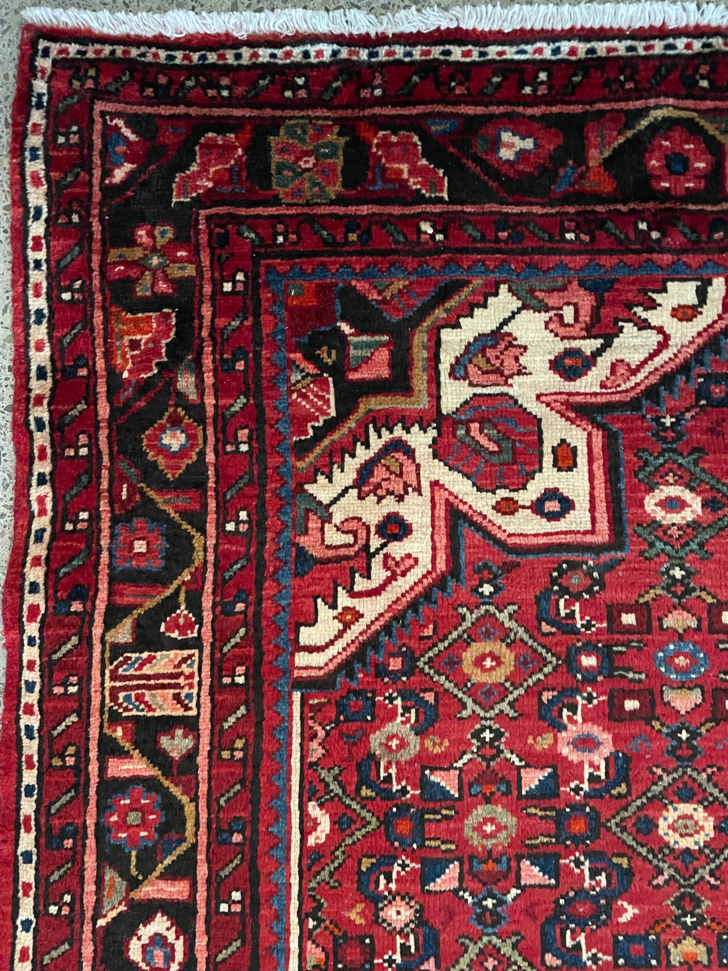 Hosseinabad Wool Rug (4'9" x 7'3")