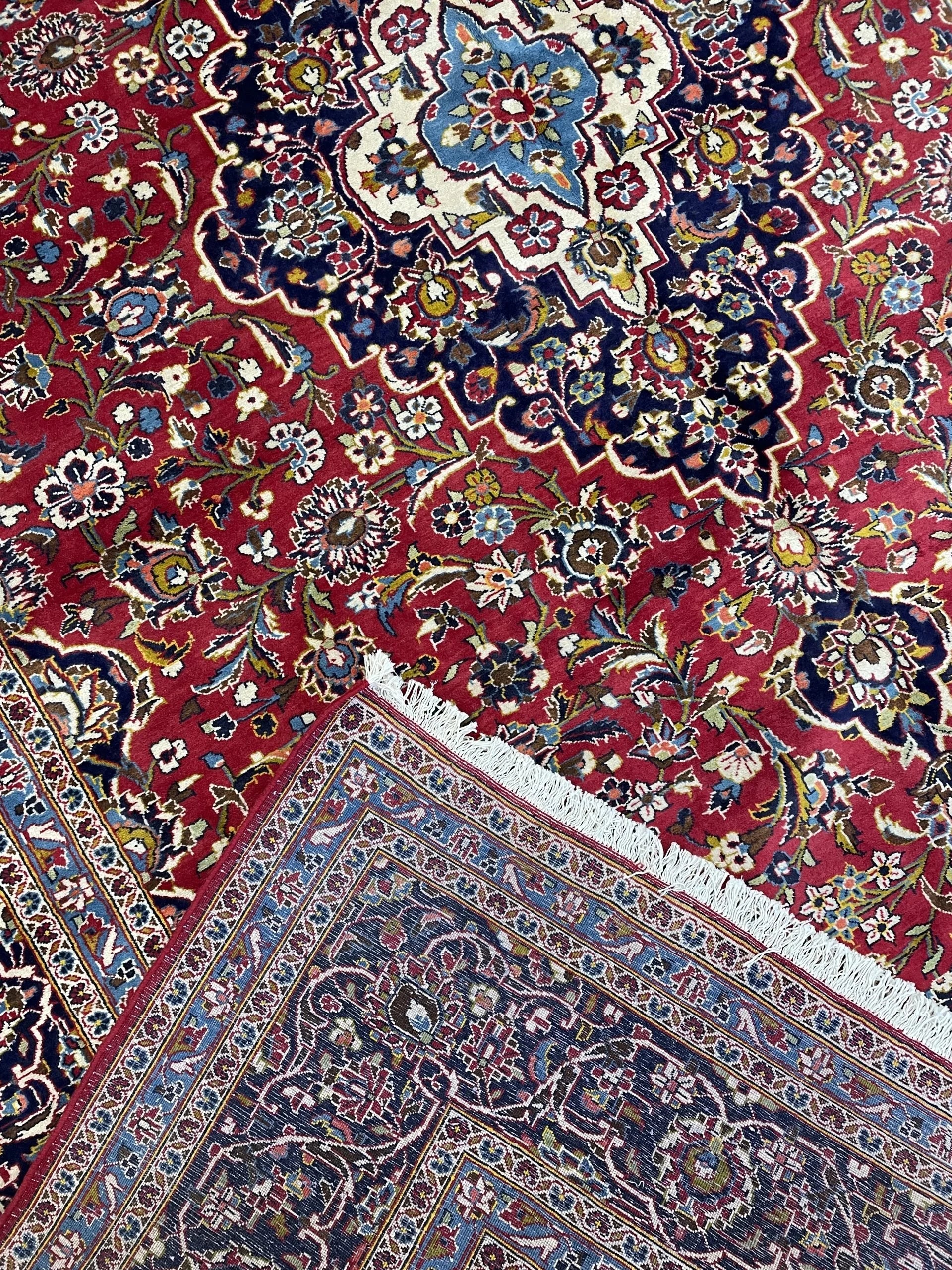 Kashan Wool Rug (9'9" x 13'1")