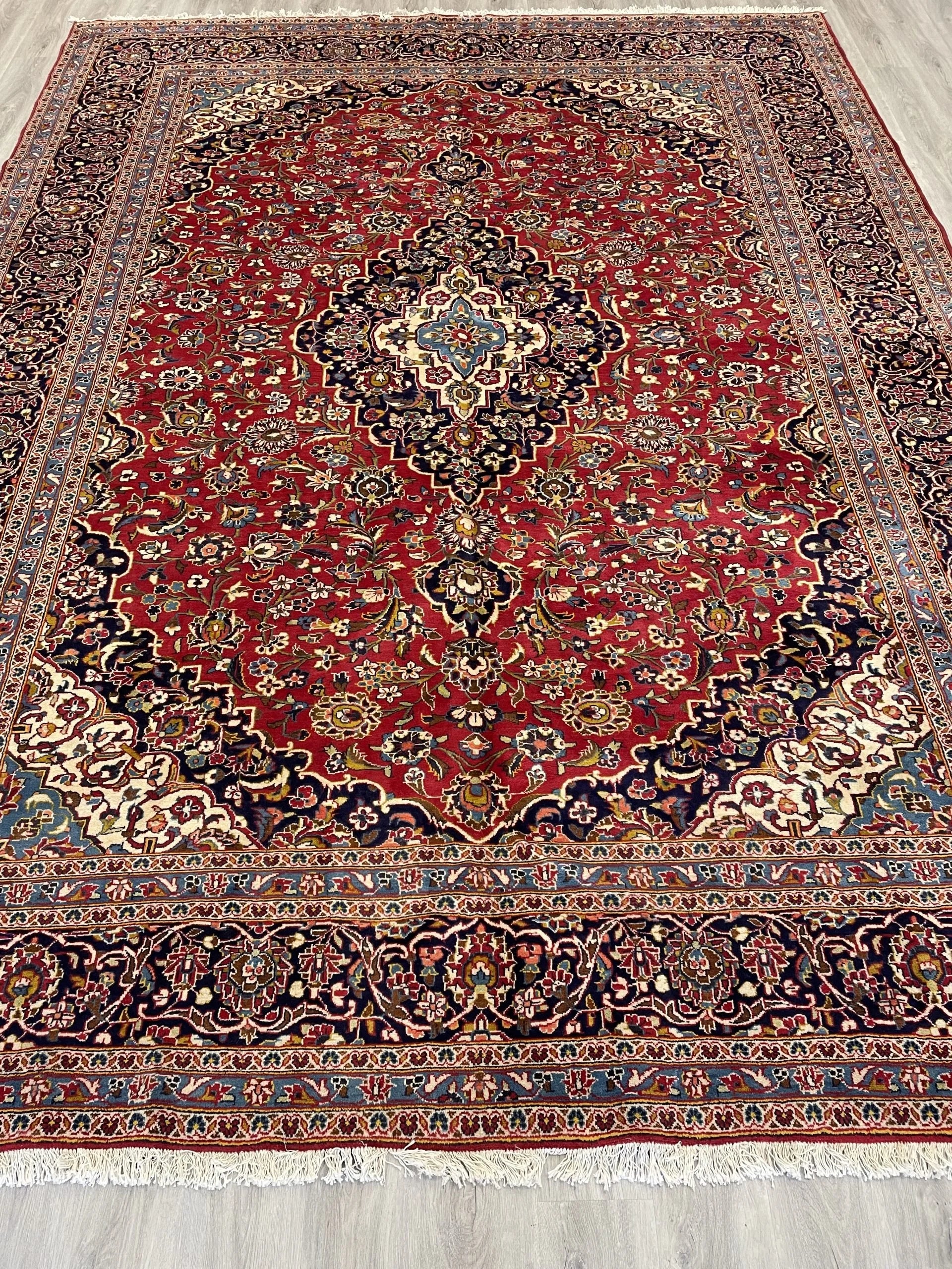 Kashan Wool Rug (9'9" x 13'1")