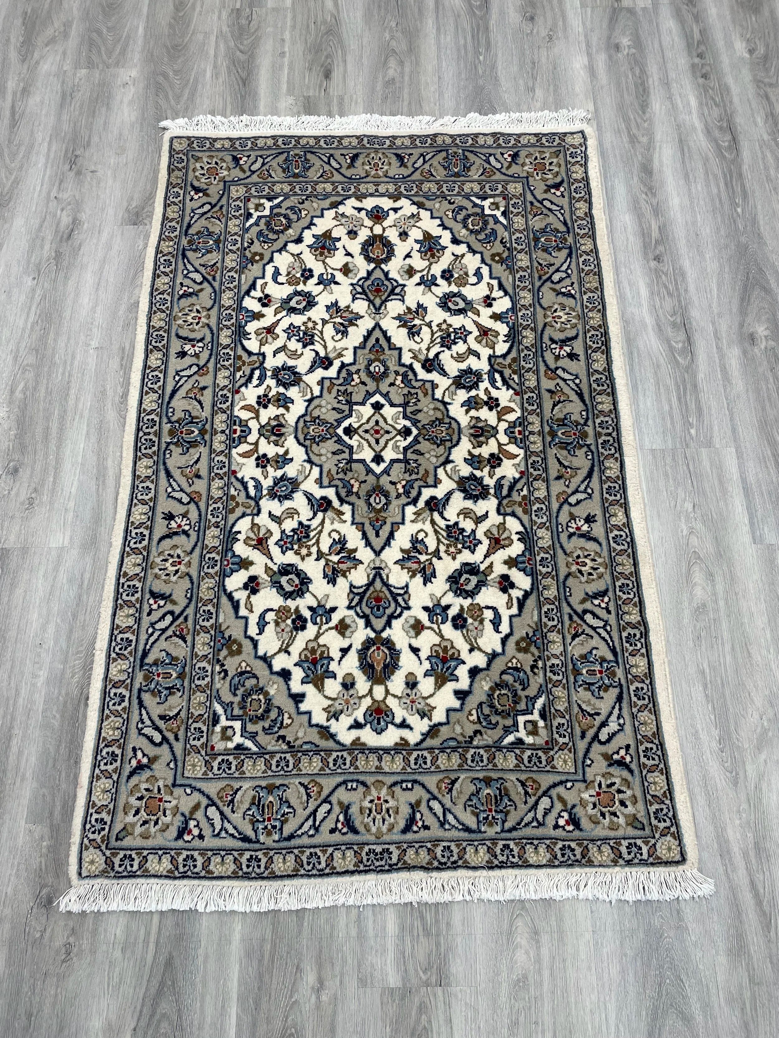 Kashan Wool Rug (3'3" x 5'1")