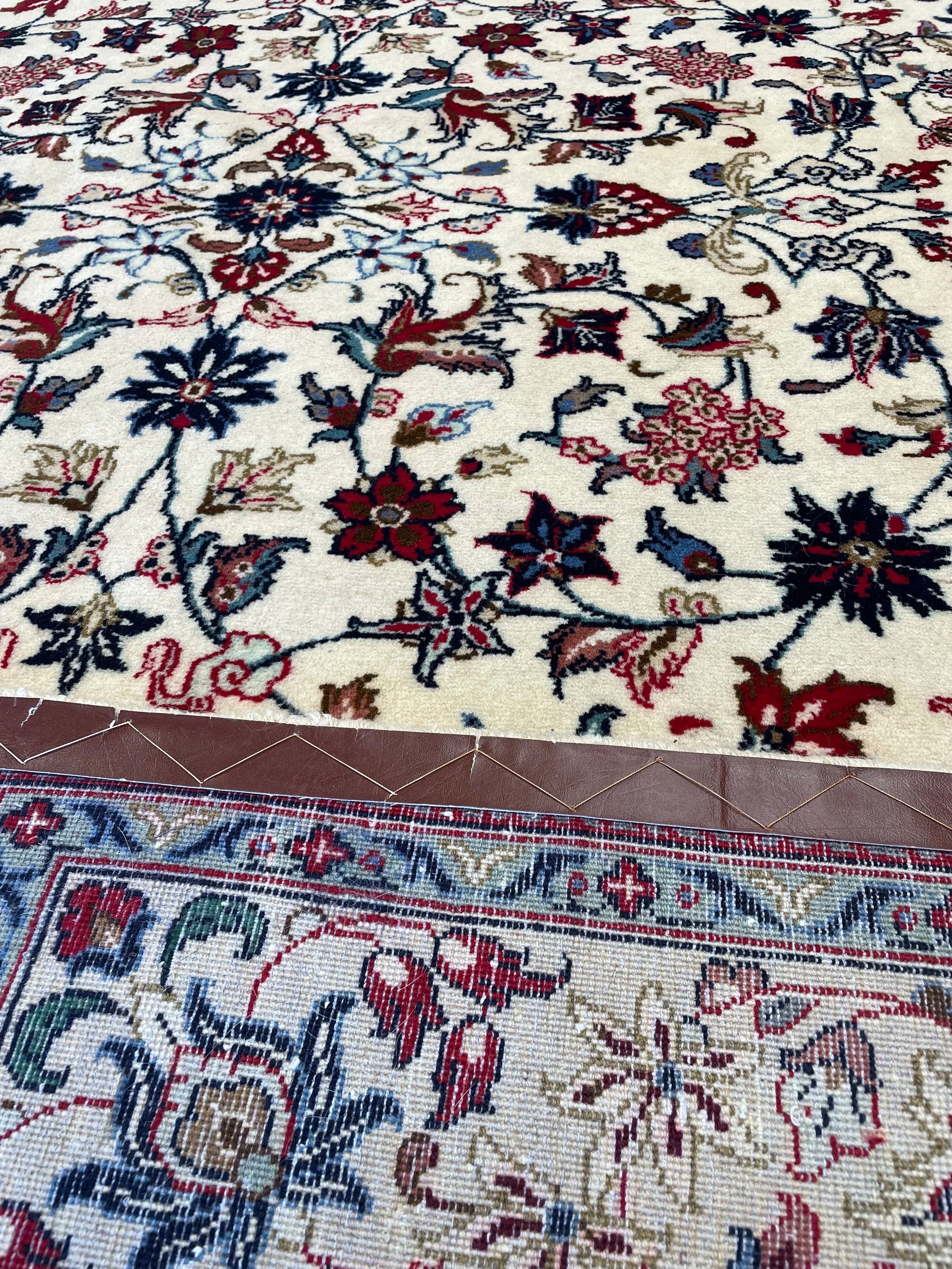 Kashan Vintage Wool Rug (6'6" x 9'11")