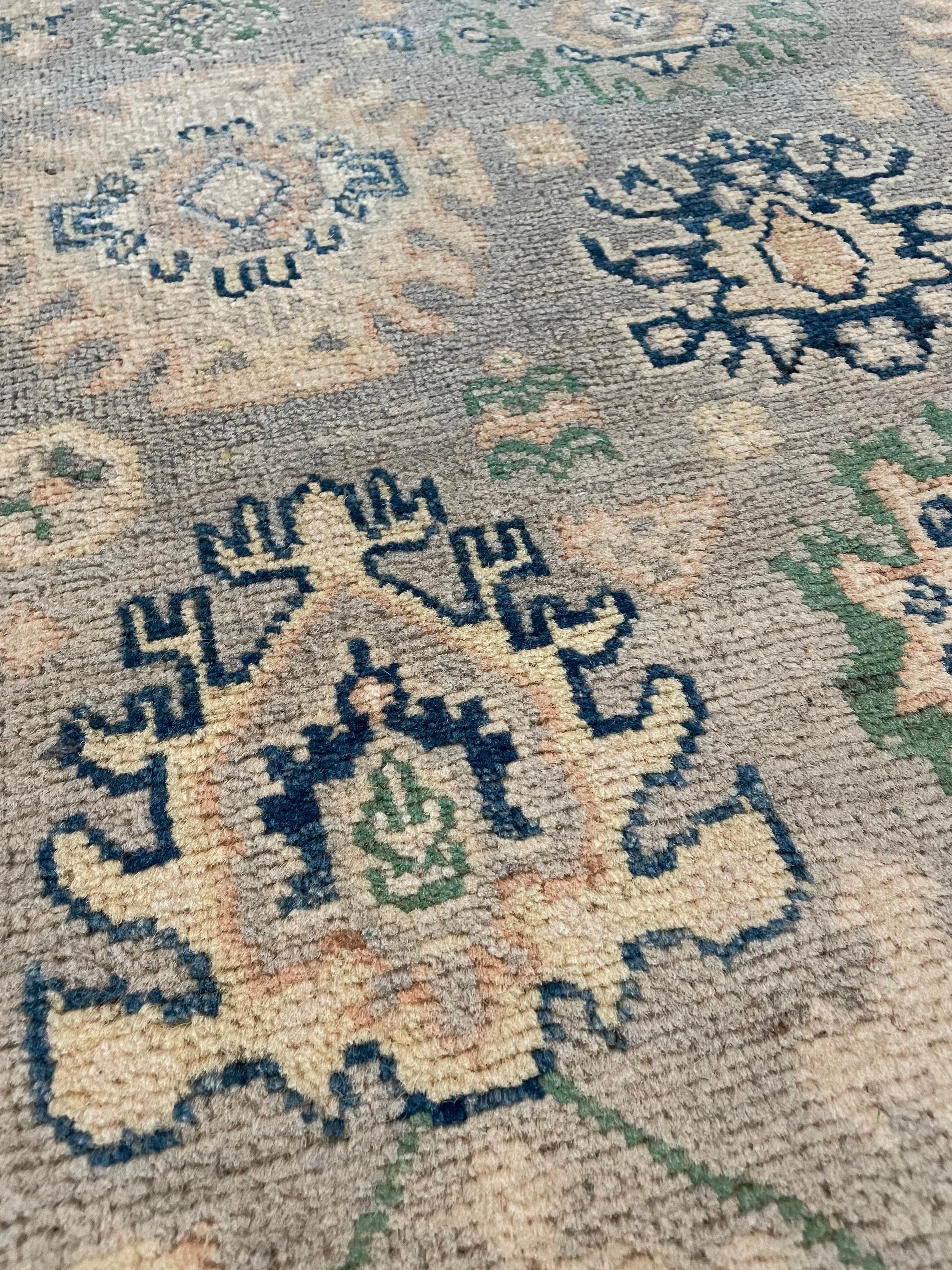 Kazak Wool Rug (4'1" x 6'2")