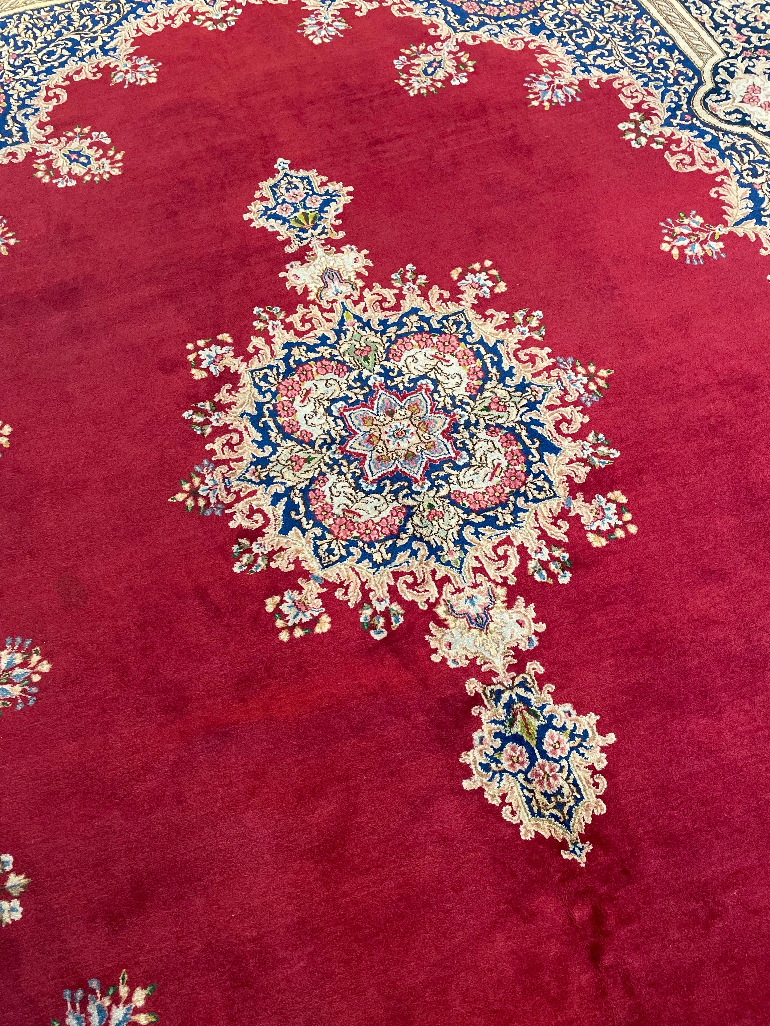 Semi-Antique Kerman Rug (9'9" x 13'1")