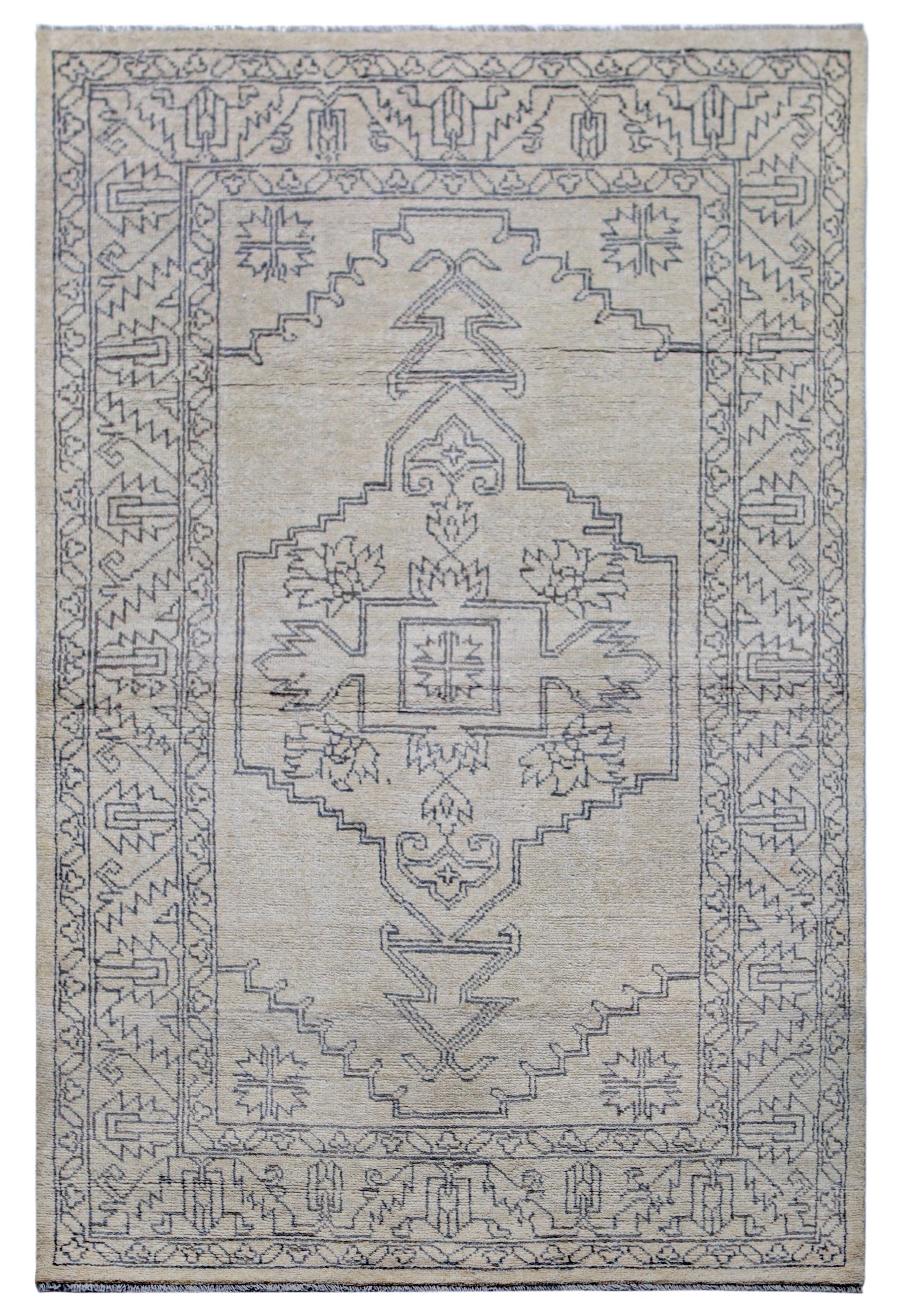Heritage Collection Wool Rug (5’0” x 8’0”)