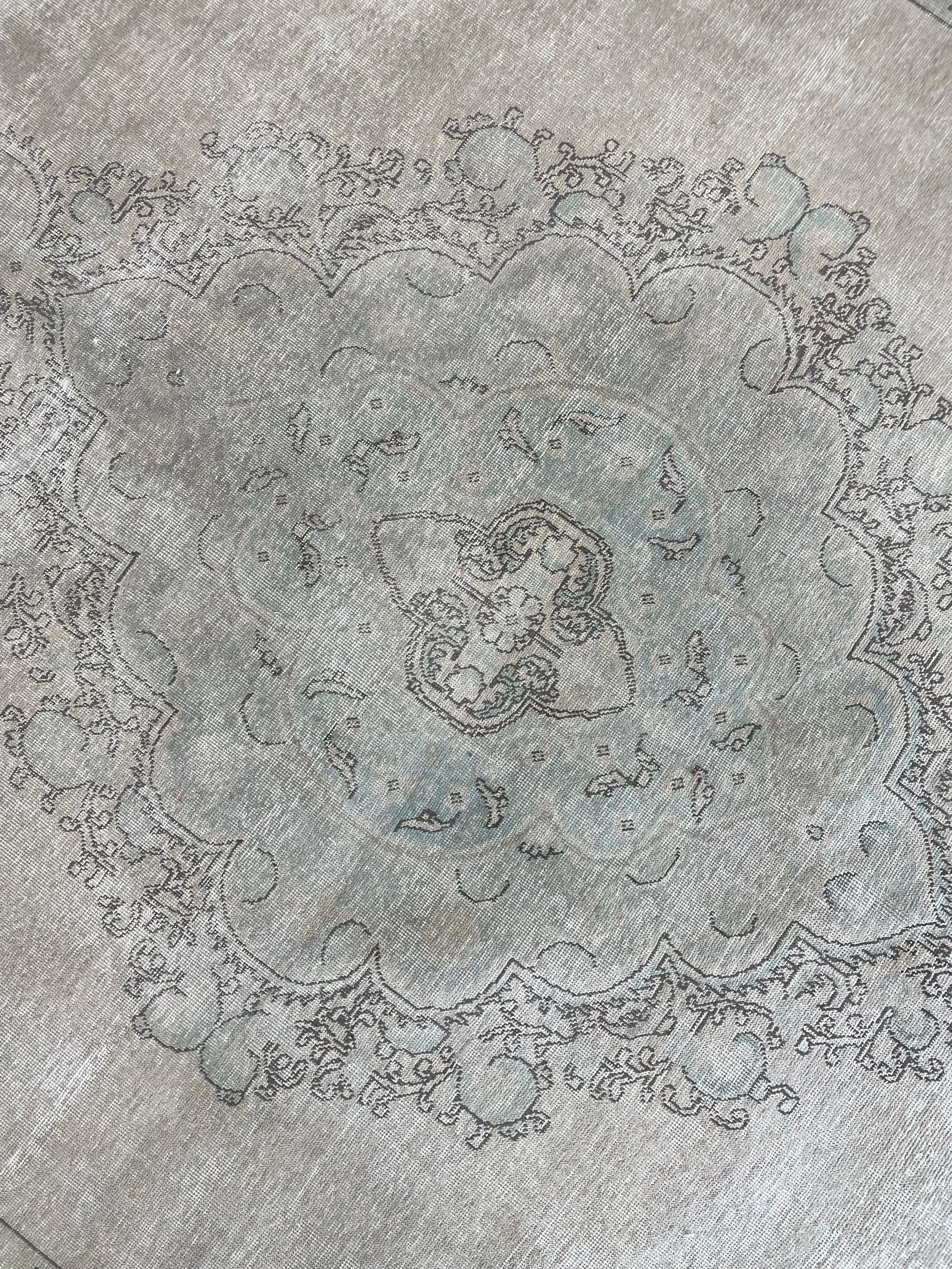 Muted Vintage Wool Rug (9'5" x 12'6")