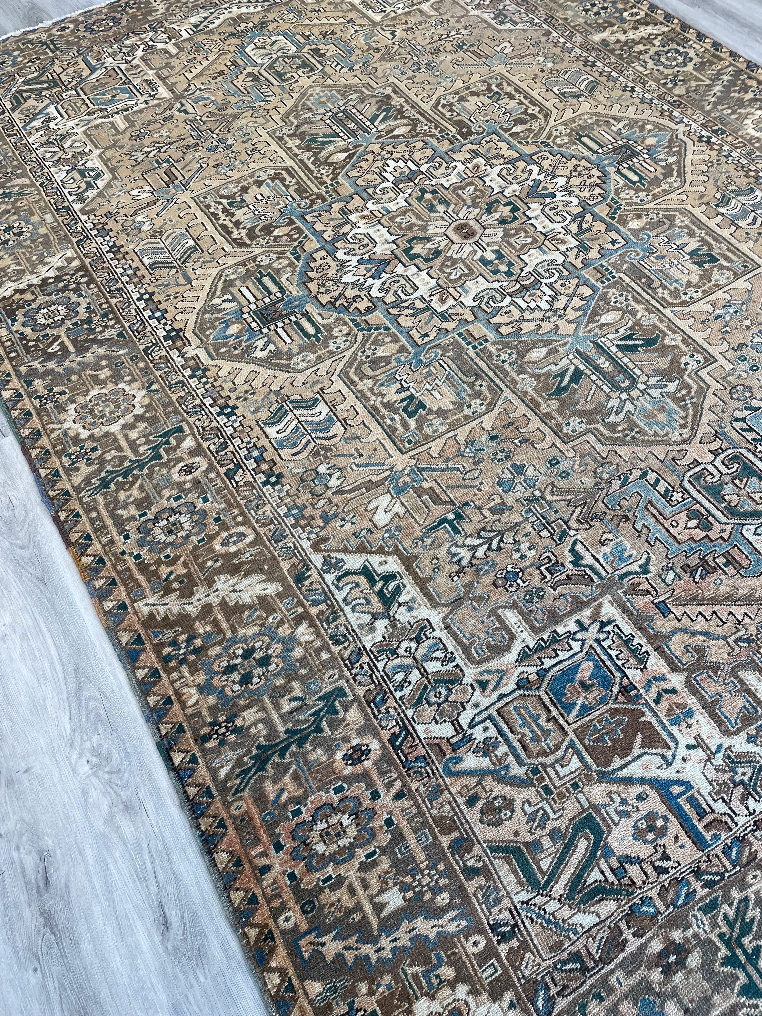 Heriz Vintage Wool Rug (8'0" x 11'10")