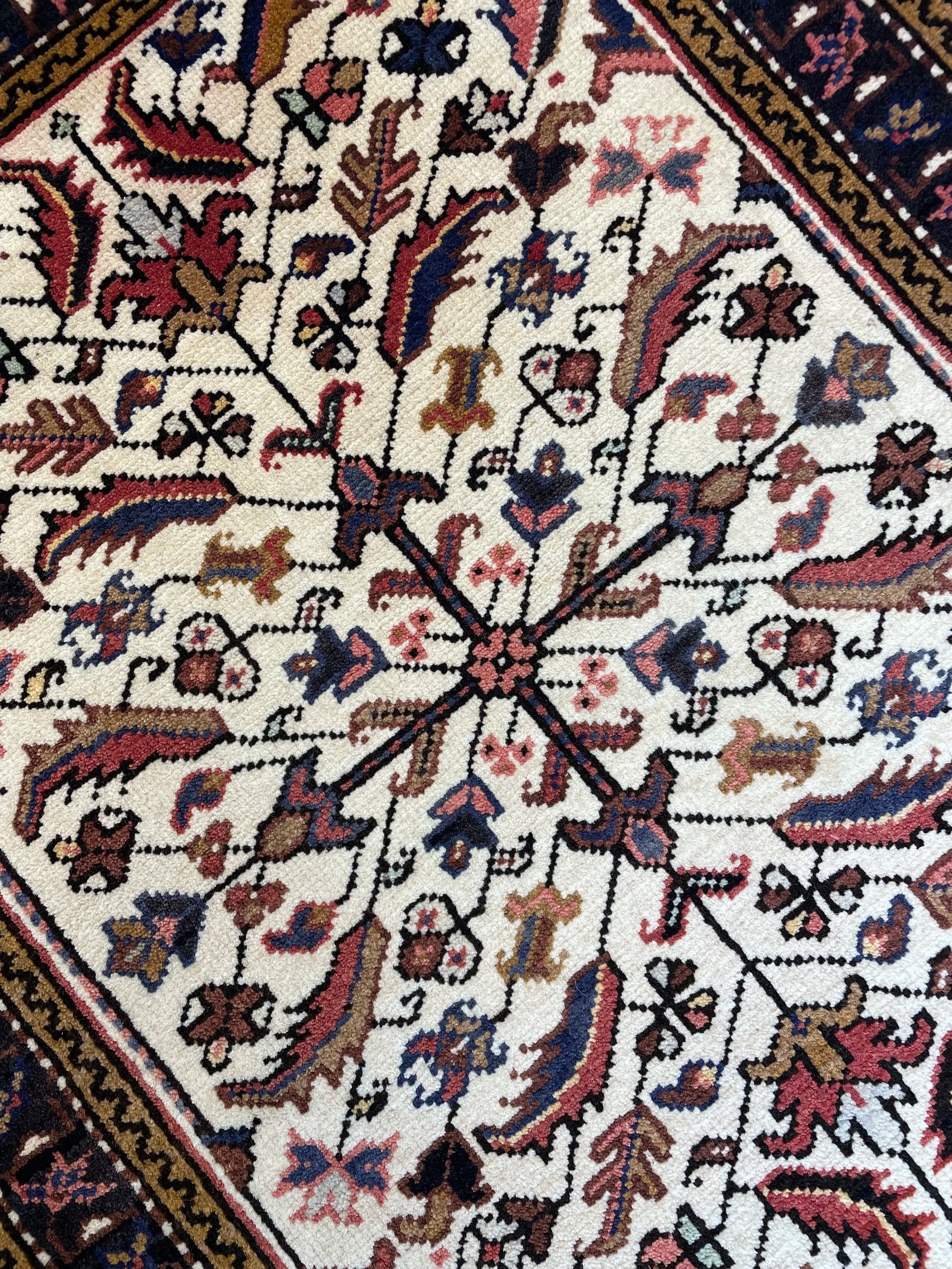 Heriz Mini Wool Rug (2'6" x 3'0")