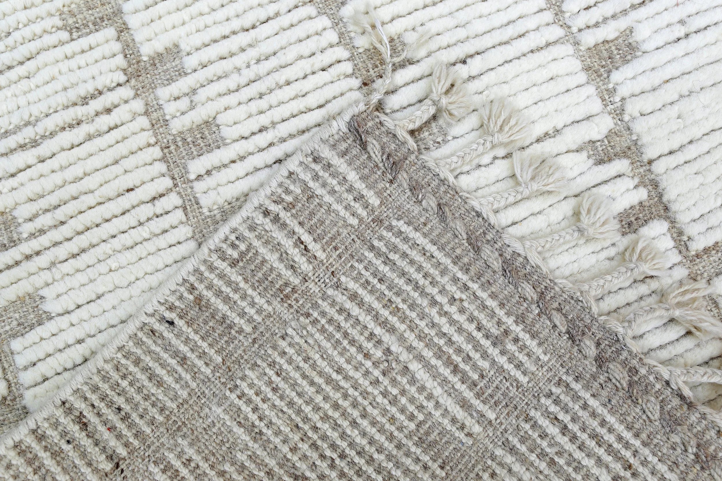 Neutral Modern Rug Runner (2'5" x 12'0")
