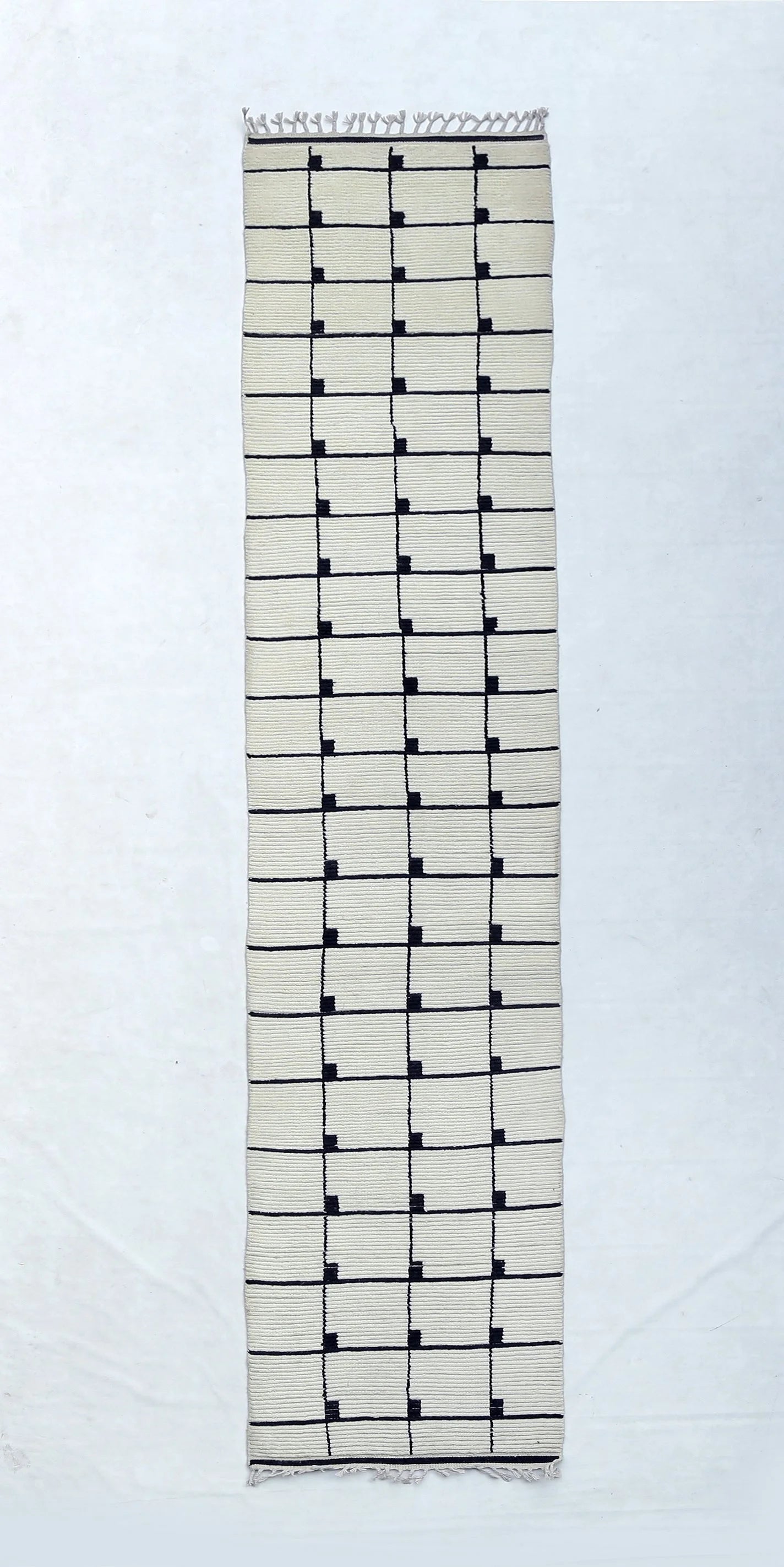 Contemporary Wool Runner Rug (2'8" x 12'8")