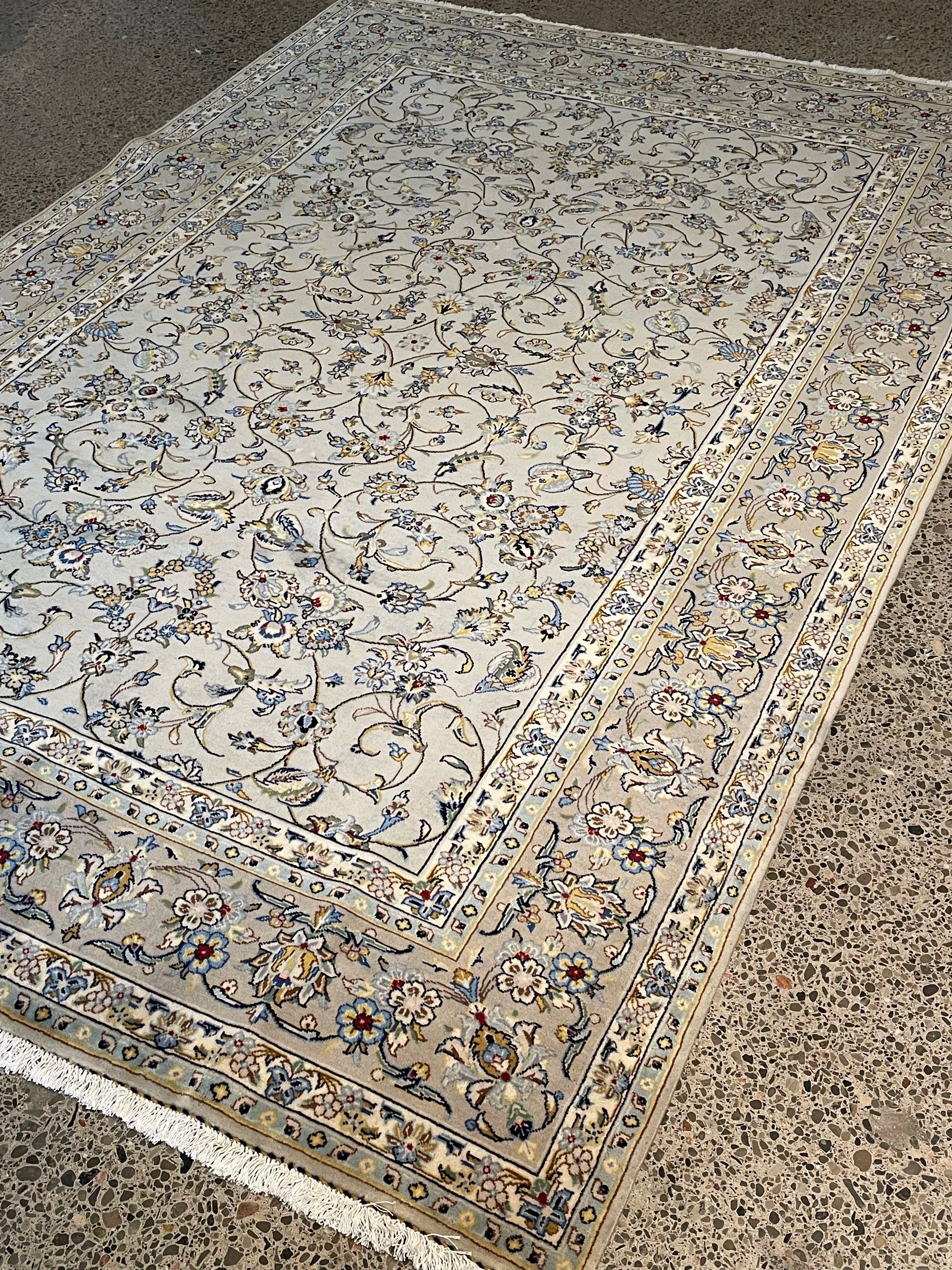 Kashan Wool Rug (6'6" x 9'8")