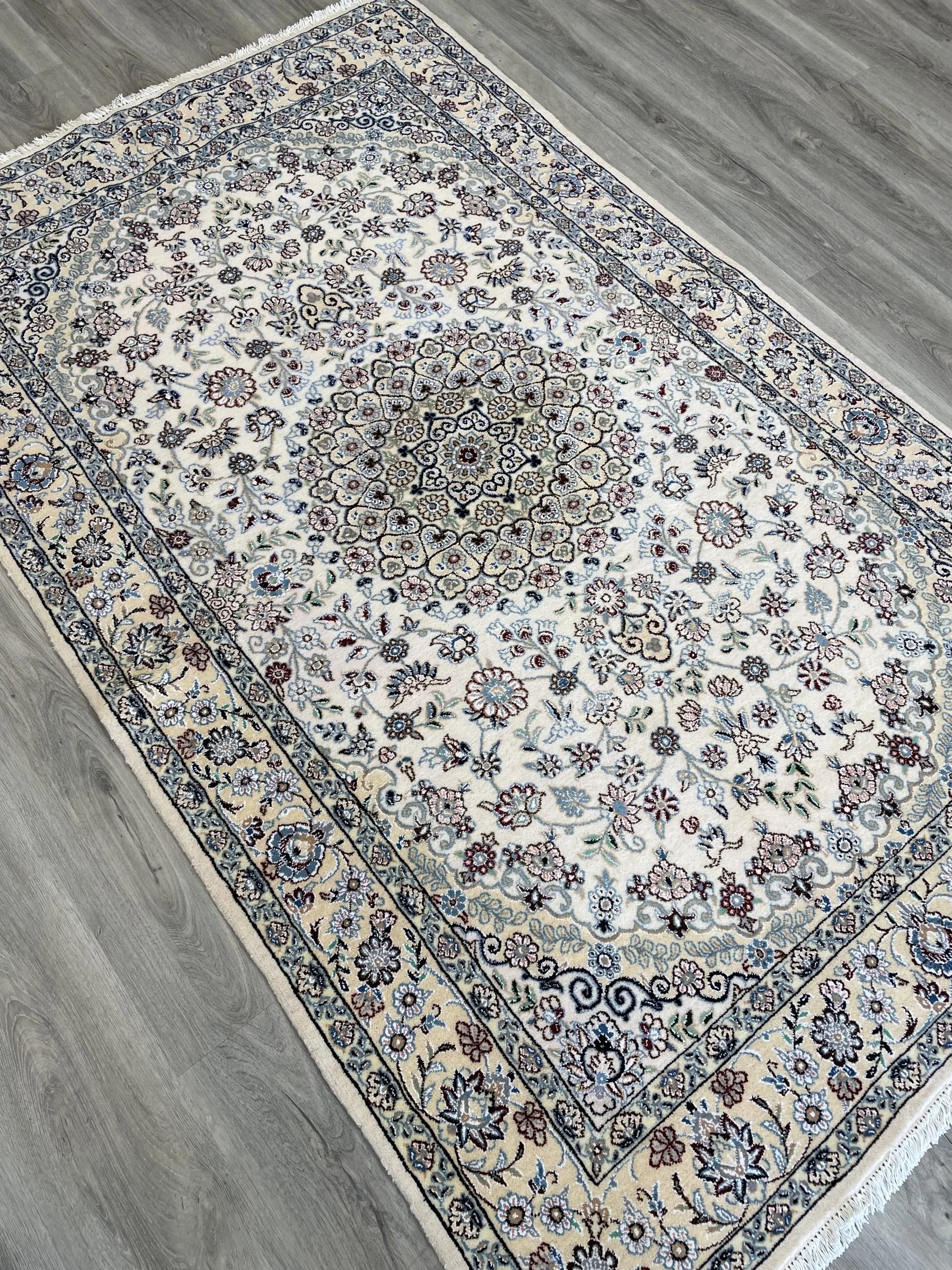 Naeen Wool & Silk Rug (4'1" x 6'7")