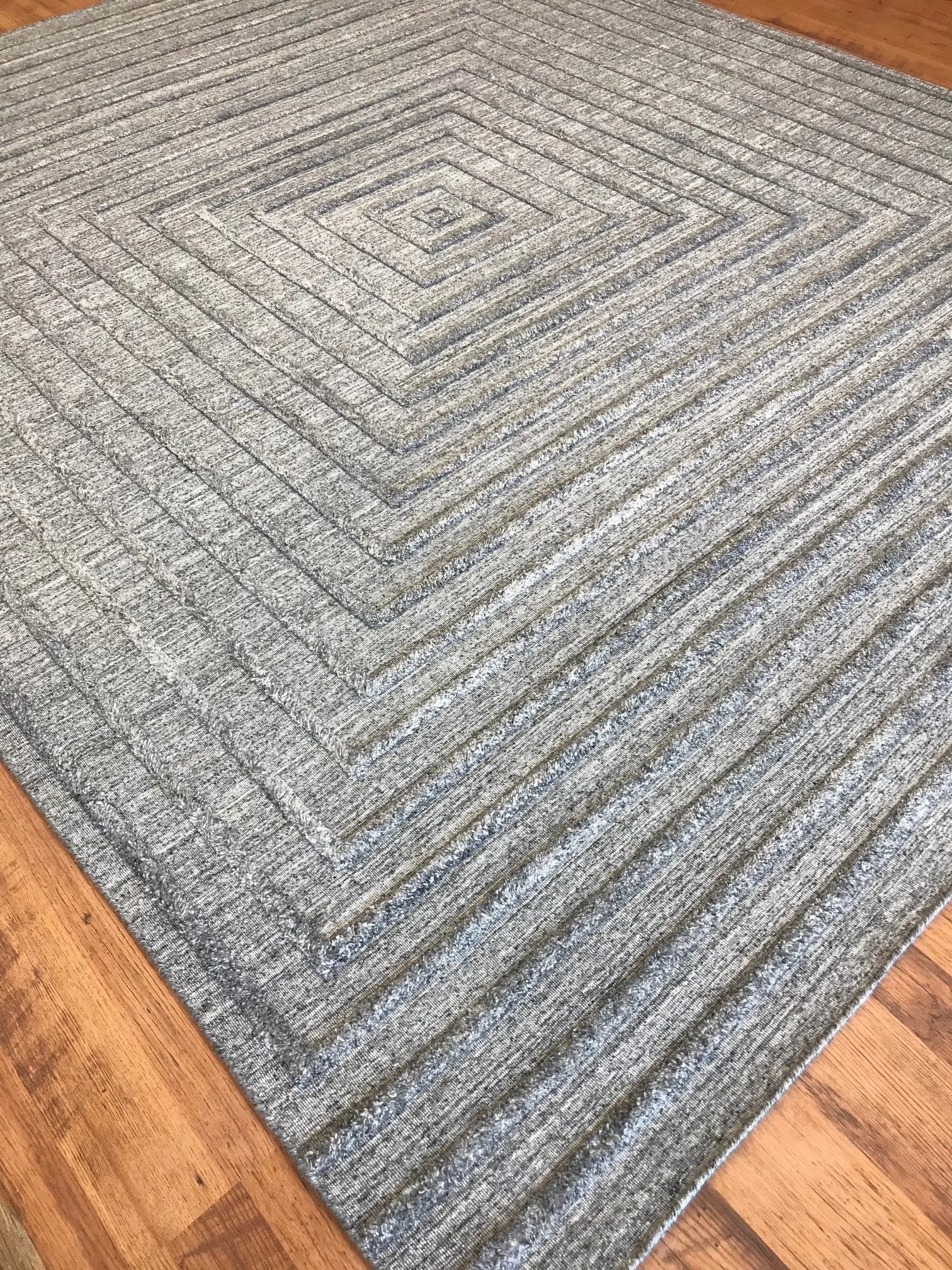 Village Collection Modern Rug (8'2" x 9'10")