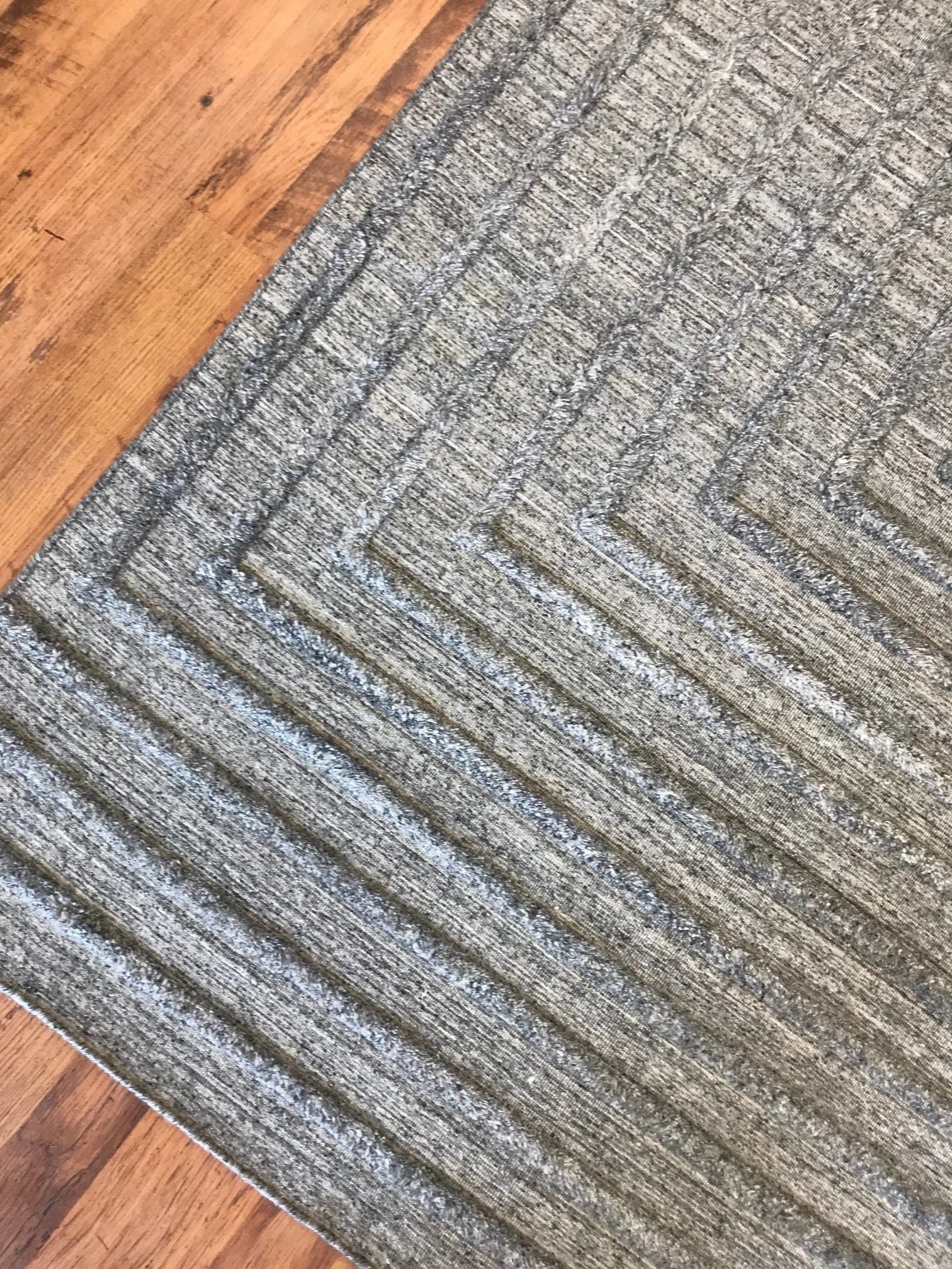 Village Collection Modern Rug (8'2" x 9'10")