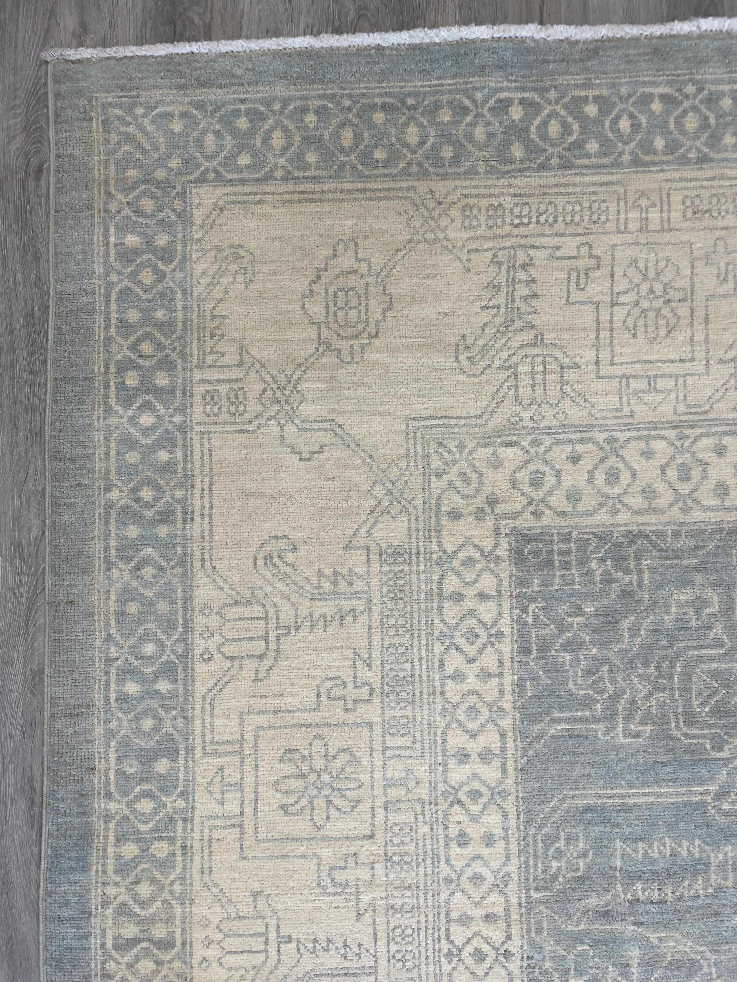 Contemporary Heriz Wool Rug (8'9" x 12'0")