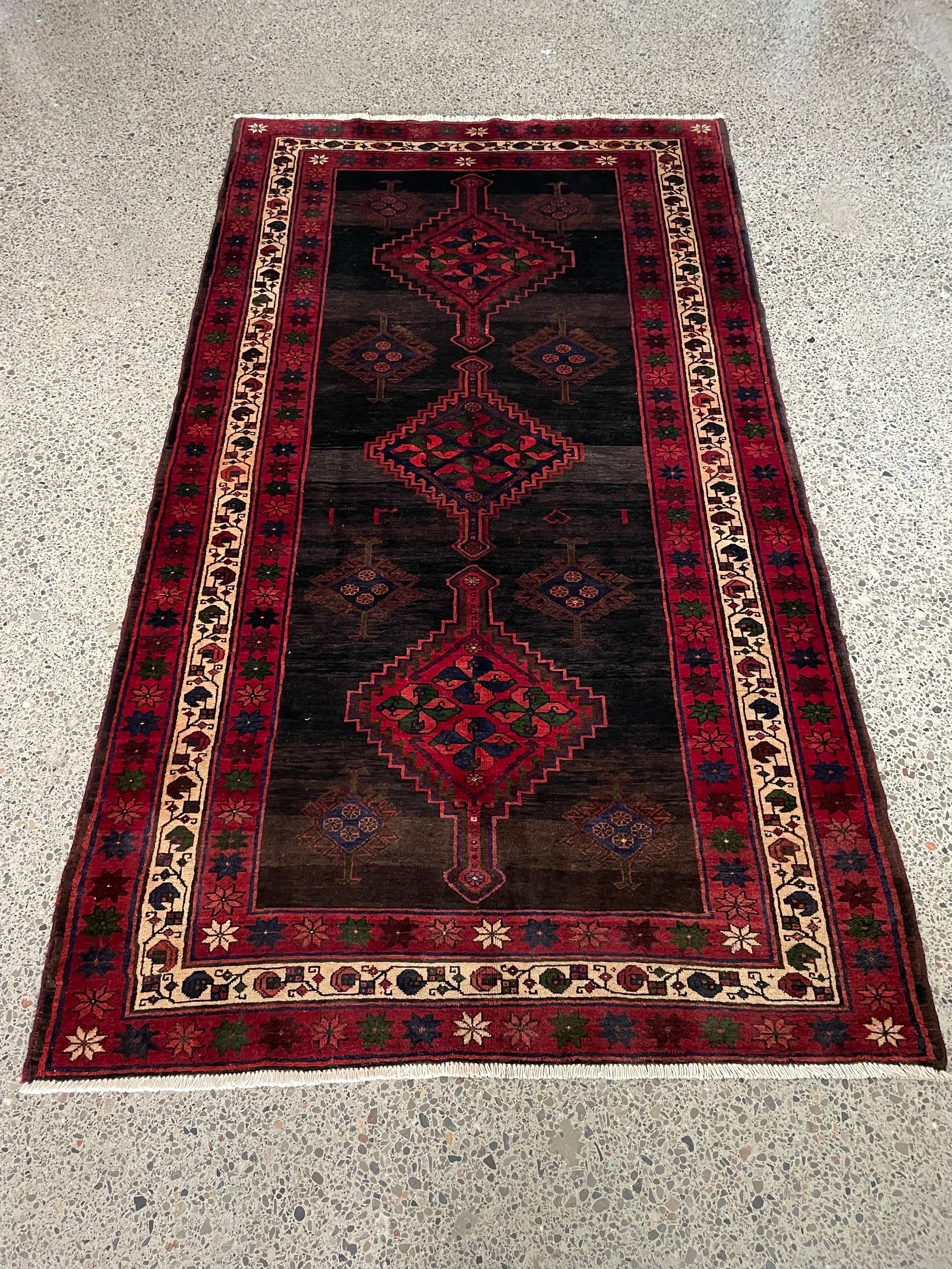 Lori Rug (5'0" x 8'11")