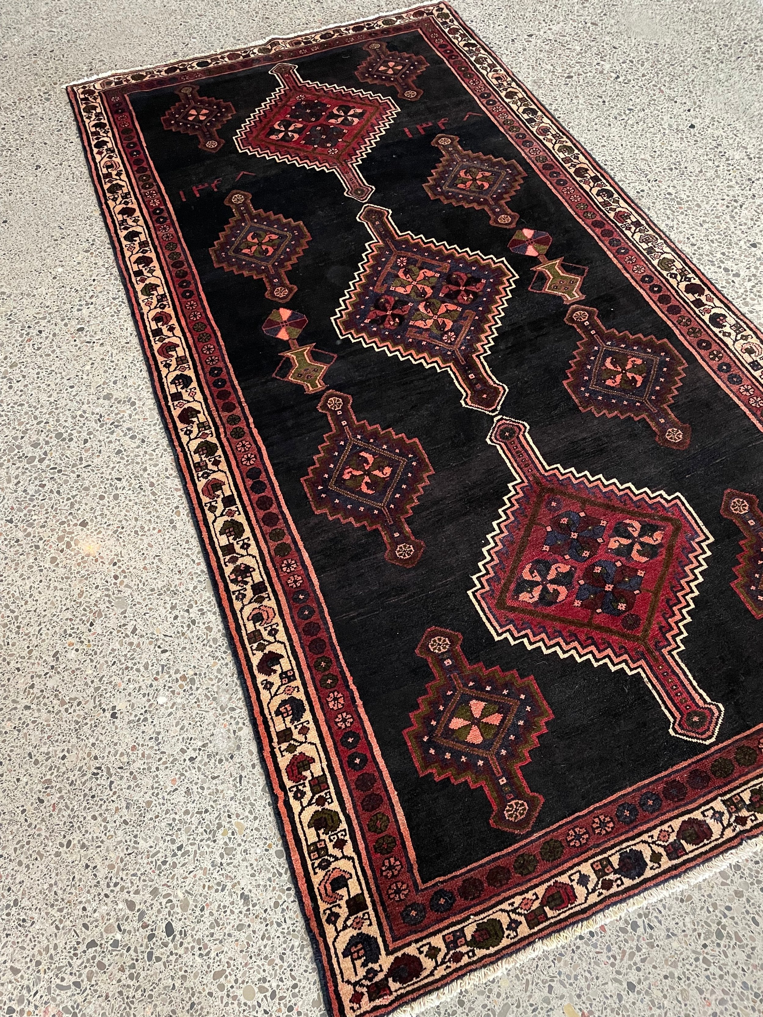 Lori Semi-Antique Rug (4'4" x 8'5")