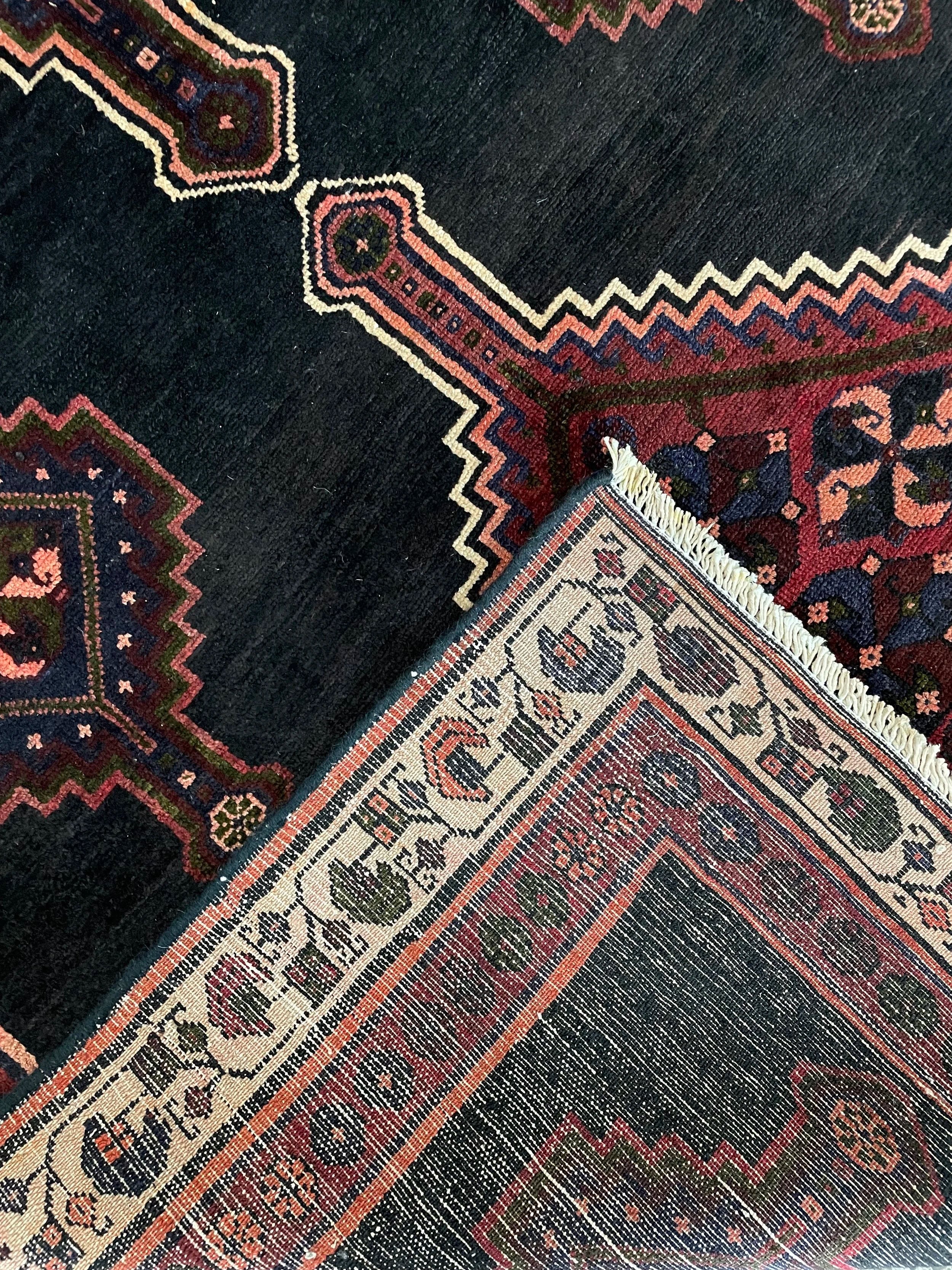 Lori Semi-Antique Rug (4'4" x 8'5")