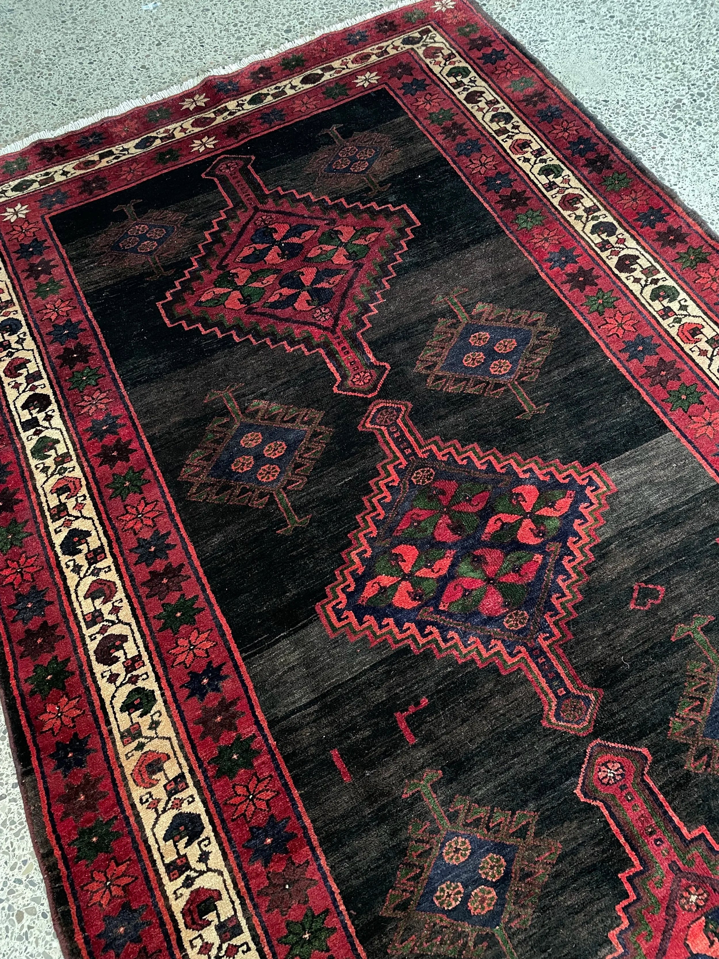 Lori Rug (5'0" x 8'11")