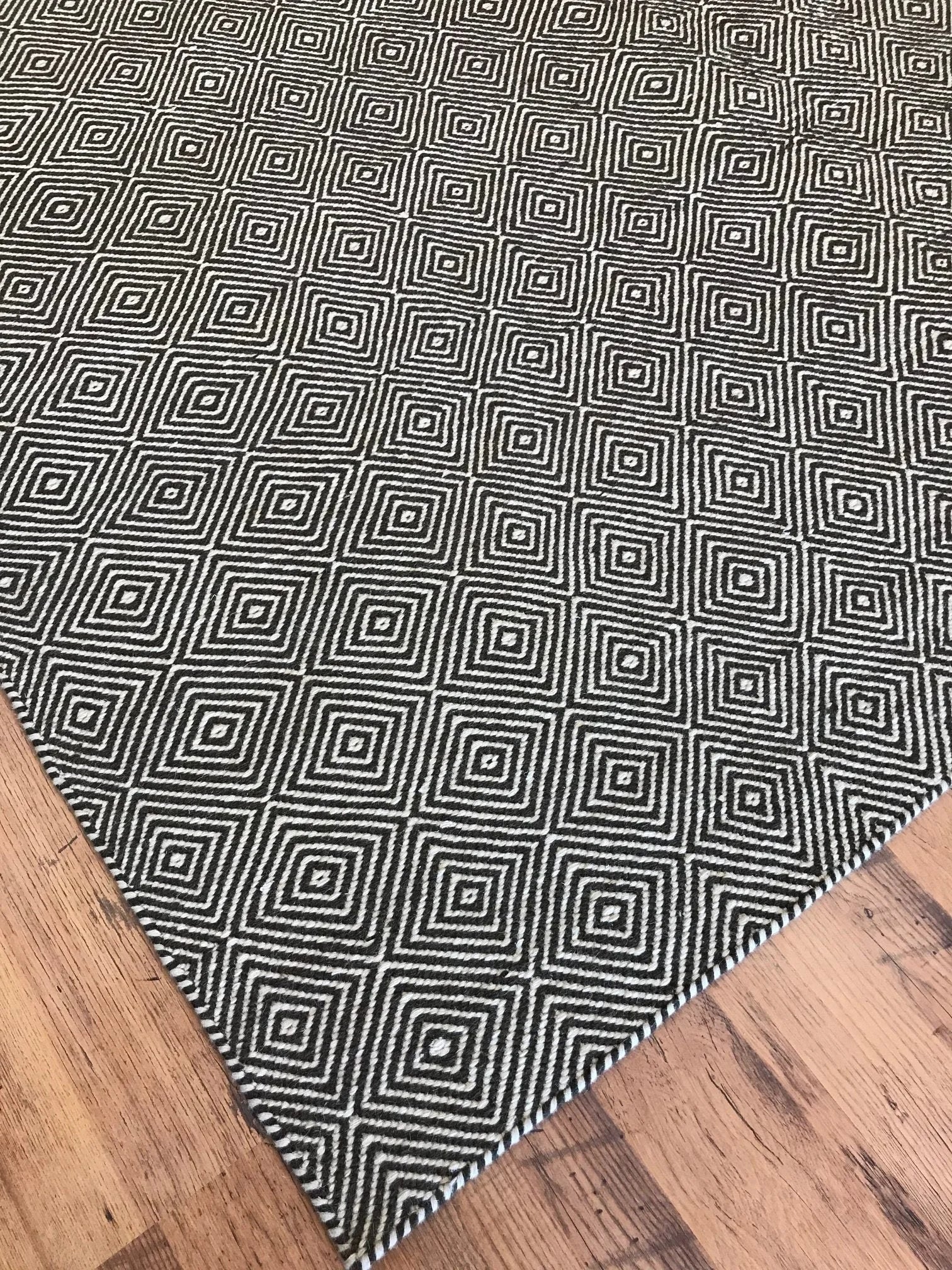 Contemporary Wool Rug (8'0" x 10'0")