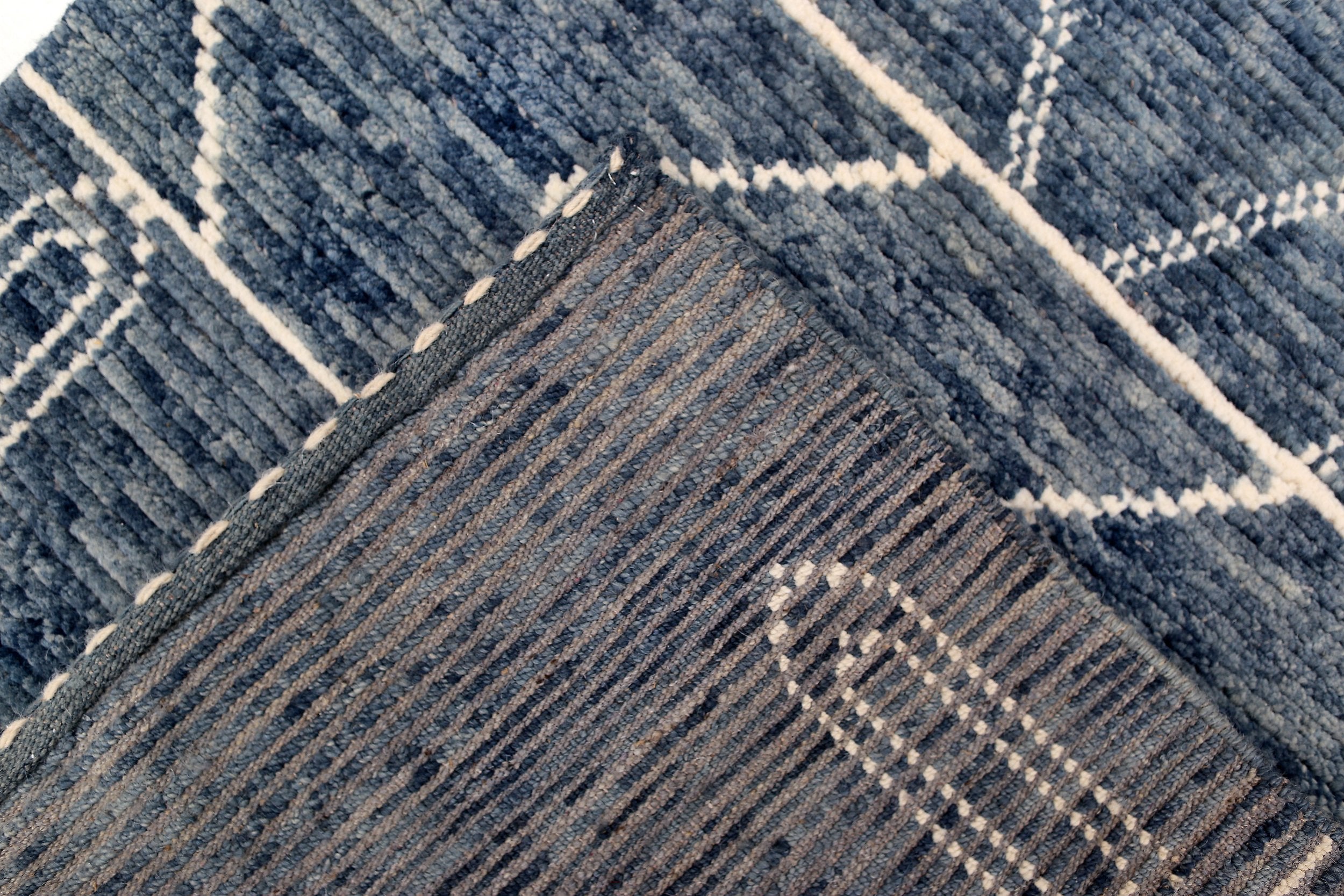 Moroccan-Style Contemporary Wool Rug Runner (2'8" x 12'3")