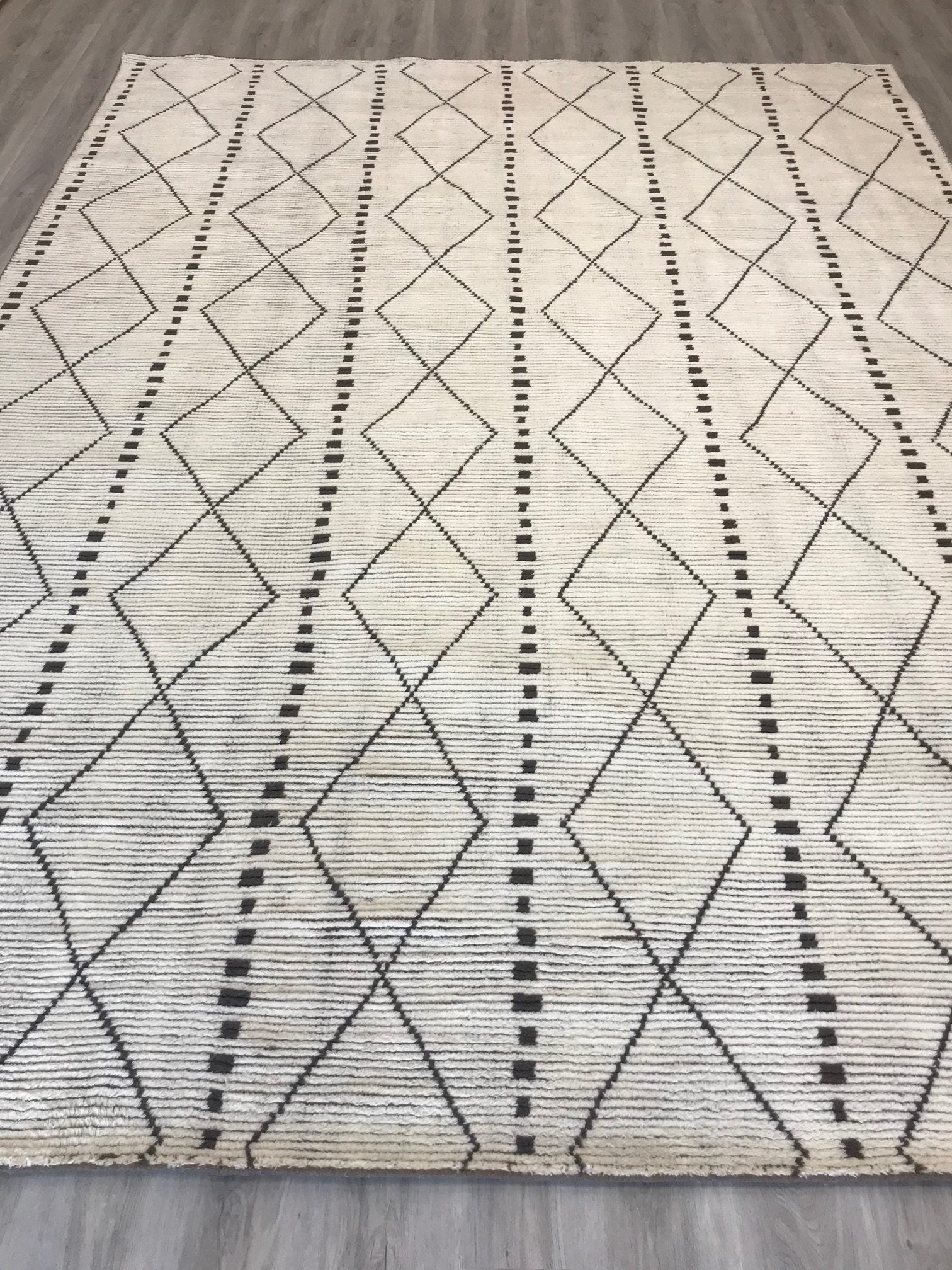 Moroccan Design Wool Rug (8'9" x 11'6")