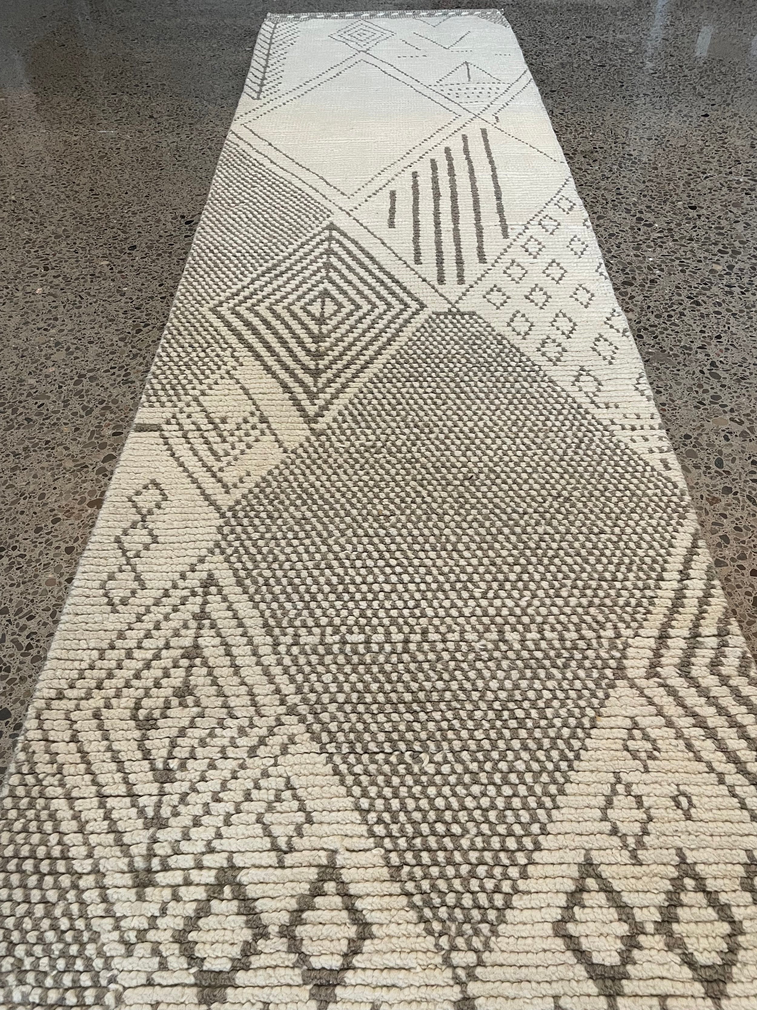 Moroccan-Style Contemporary Runner Rug (2'6" x 10'4")