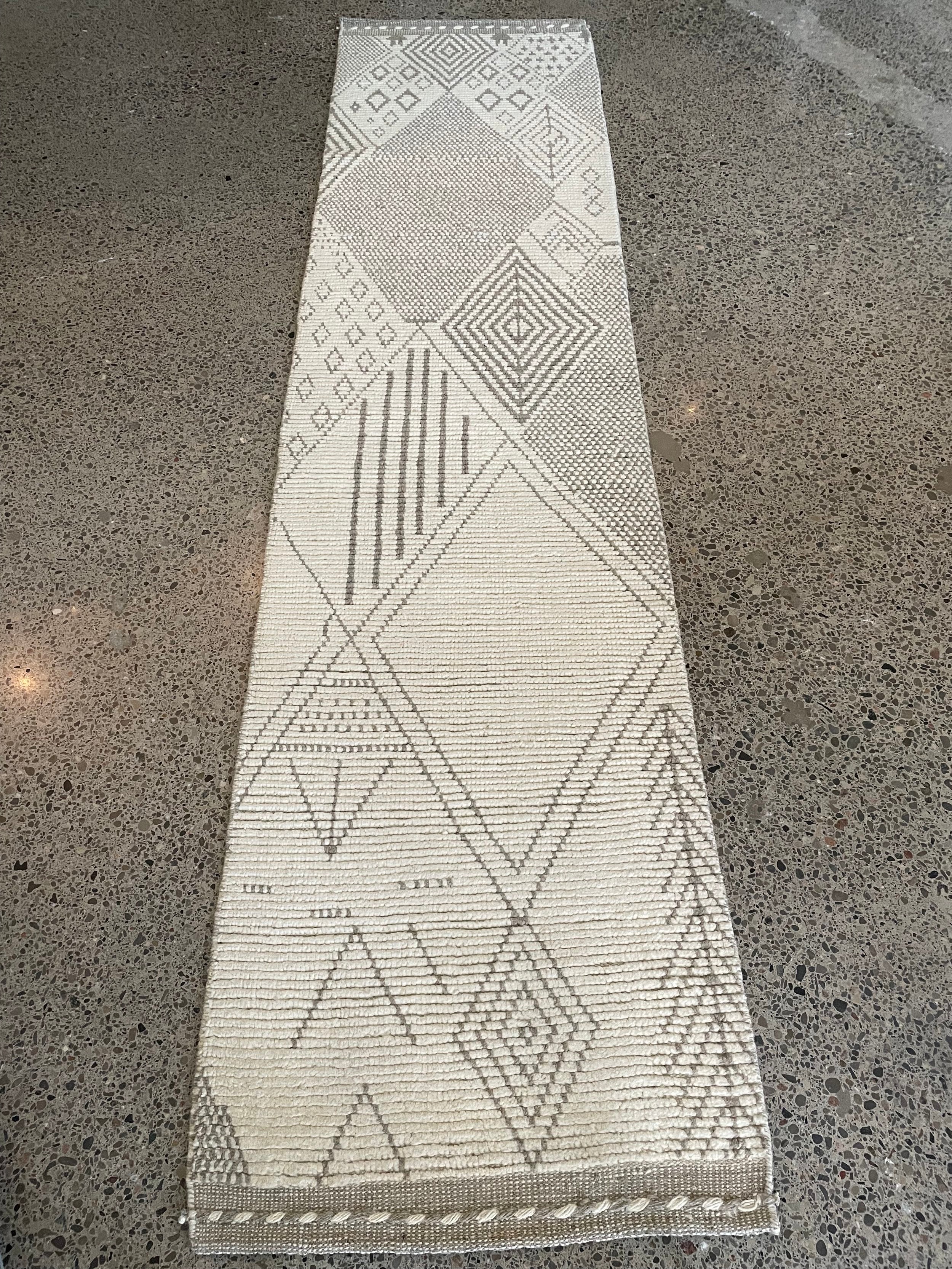 Moroccan-Style Contemporary Runner Rug (2'6" x 10'4")