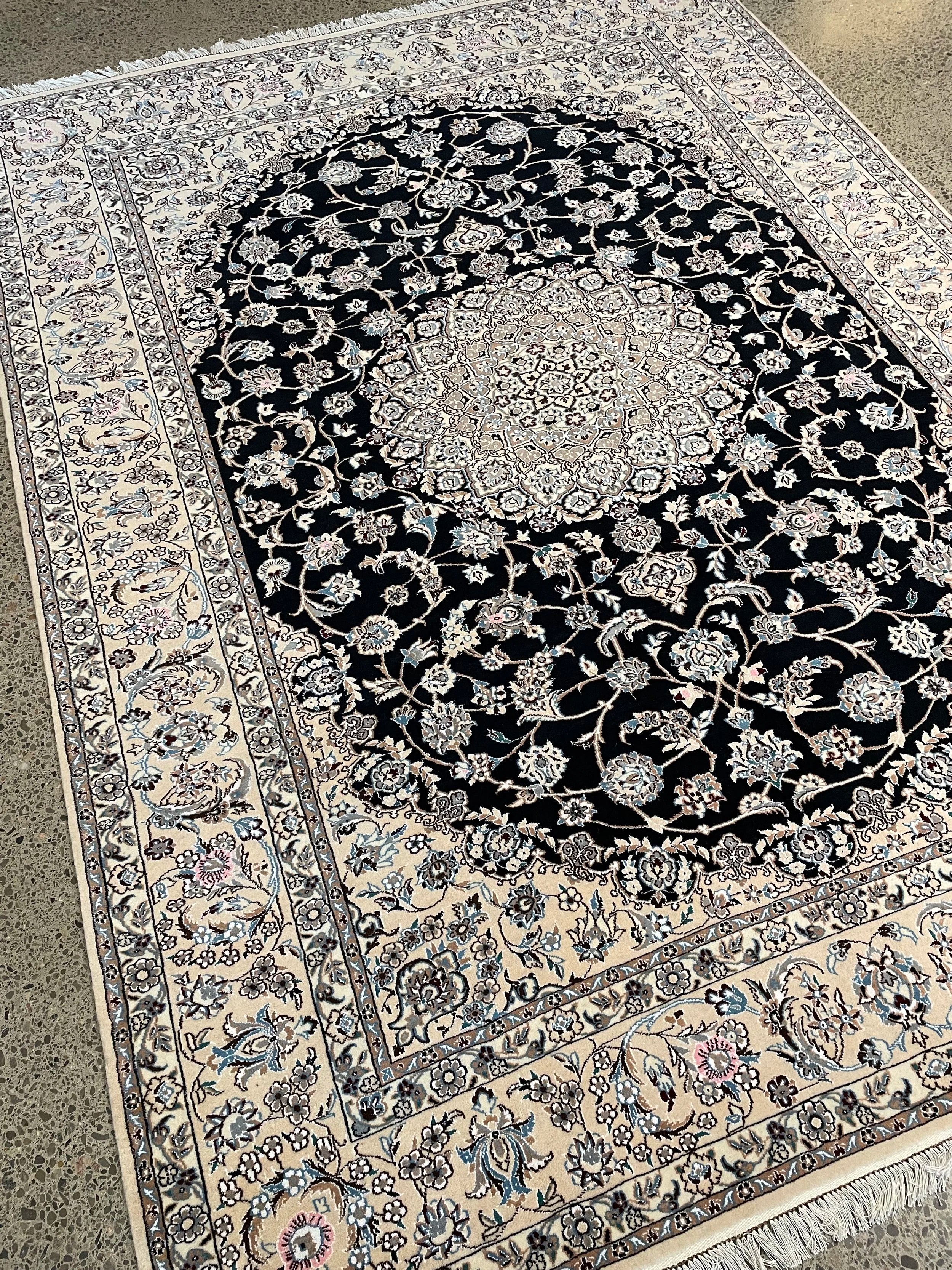 Naeen Wool & Silk Rug (6'8" x 9'1")