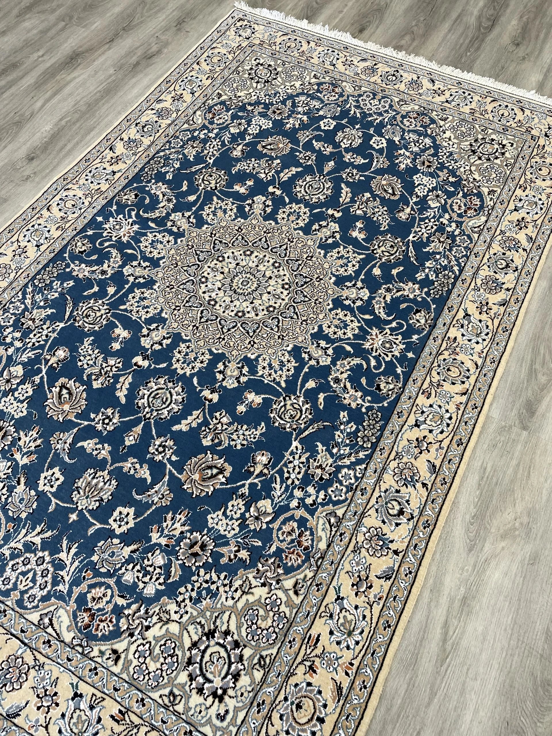 Naeen Wool & Silk Rug (4'3" x 6'9")