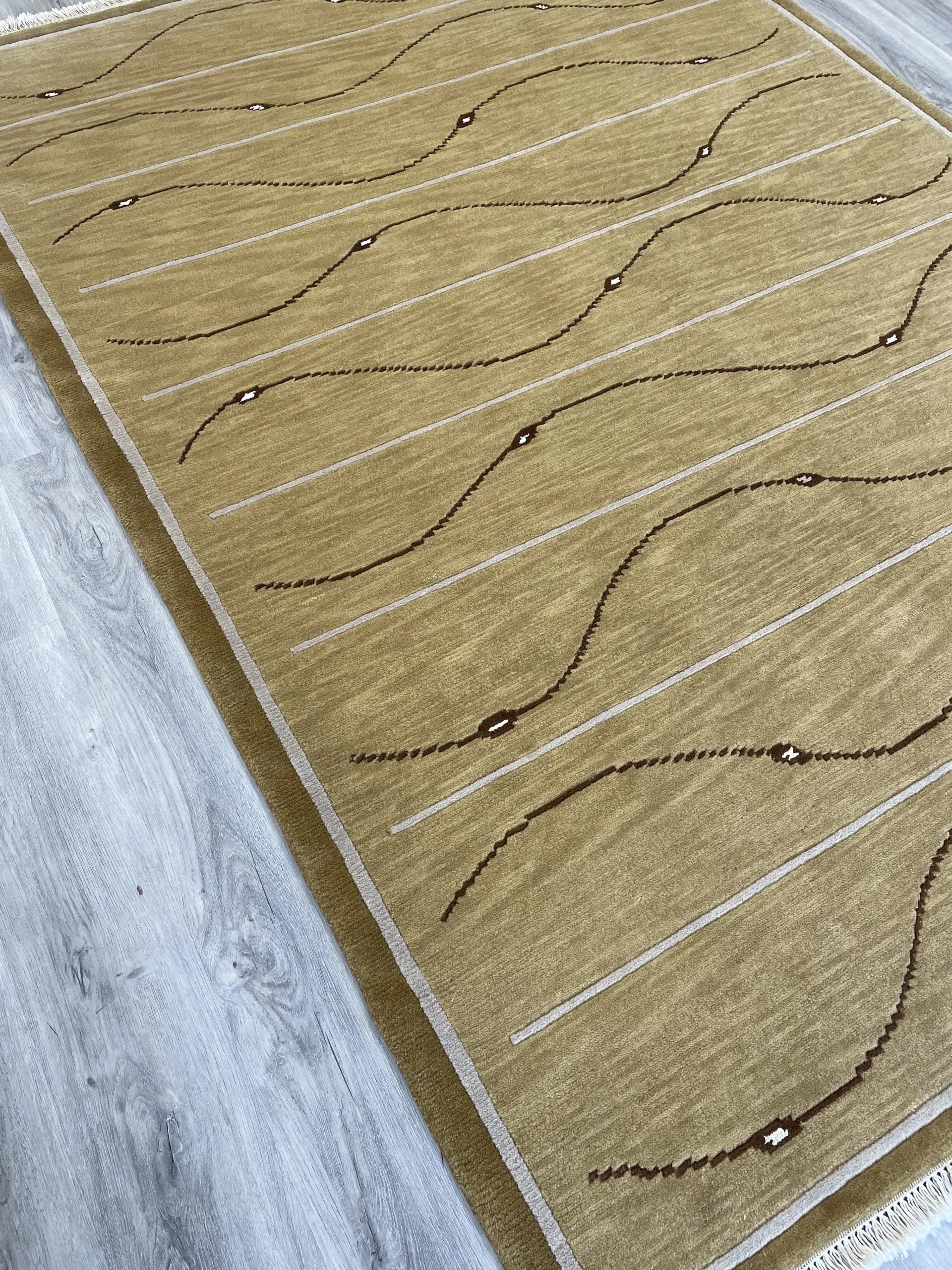 Indo Nepali Contemporary Wool Rug (5'7" x 7'10")