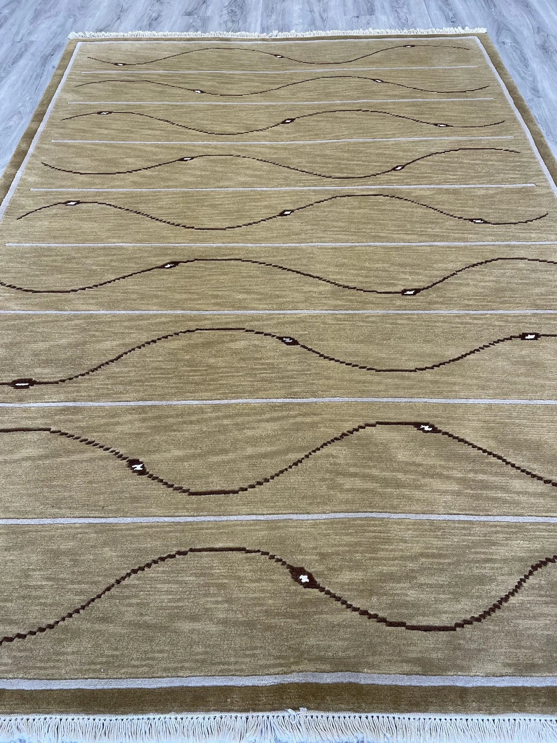 Indo Nepali Contemporary Wool Rug (5'7" x 7'10")