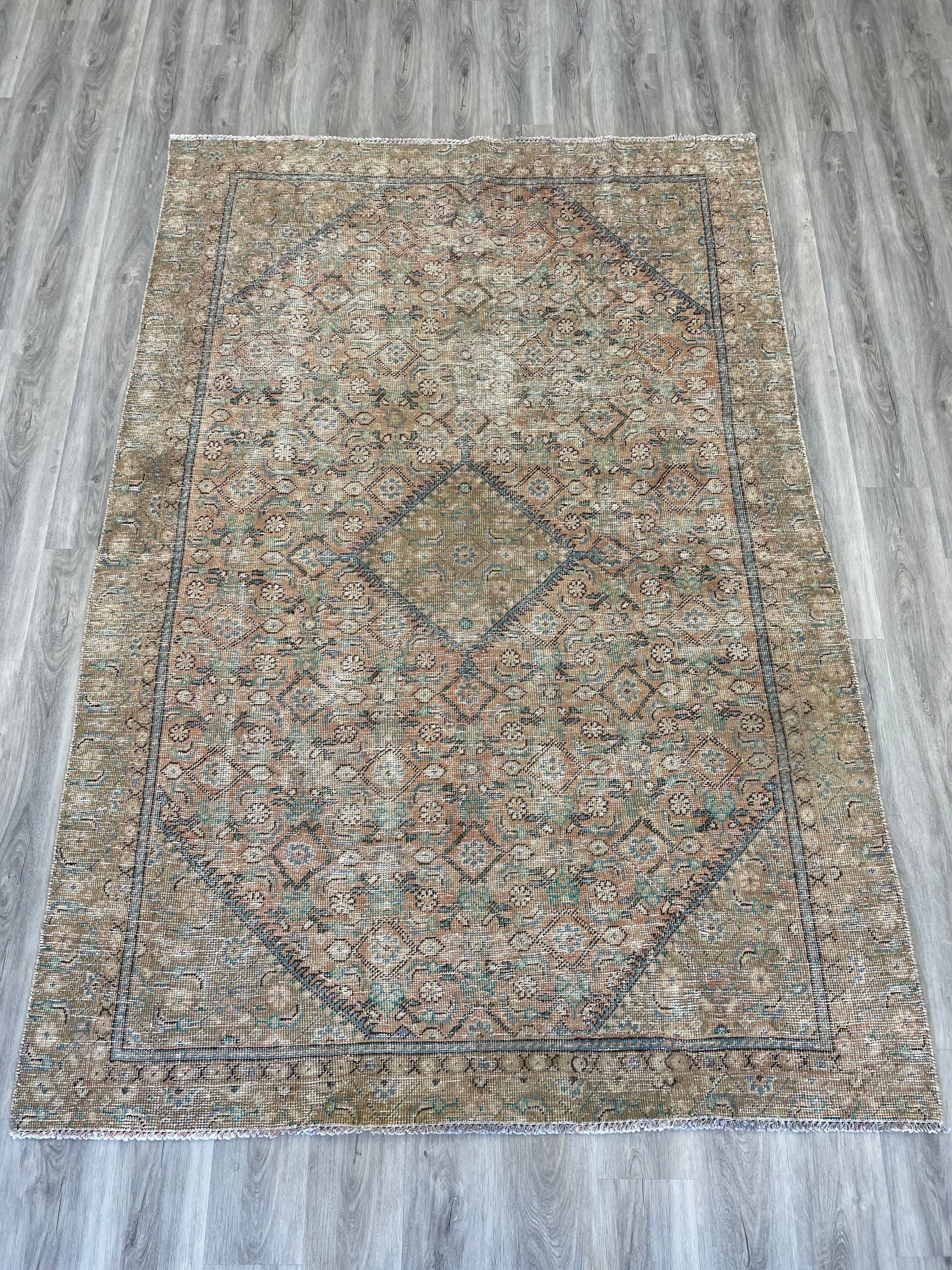 Neutral Vintage Wool Rug (5'8" x 8'5")